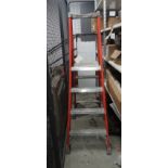 LOUISVILLE PINNACLE 4' FIBERGLASS LADDER