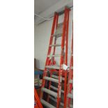 LOUISVILLE PINNACLE 8' FIBERGLASS LADDER