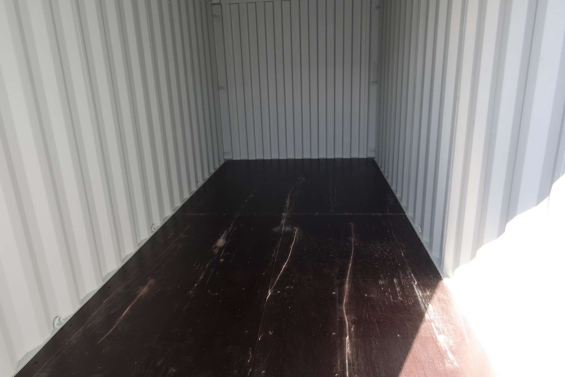 8'X20' CONEX BOX