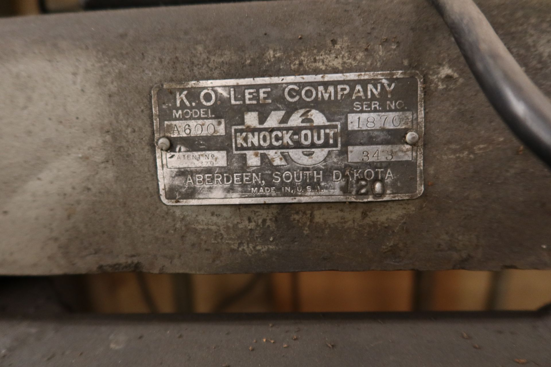 KNOCK-OUT MDL. A-600 21" TOOL 7 CUTTER GRINDER SN. 1870 - Image 2 of 2