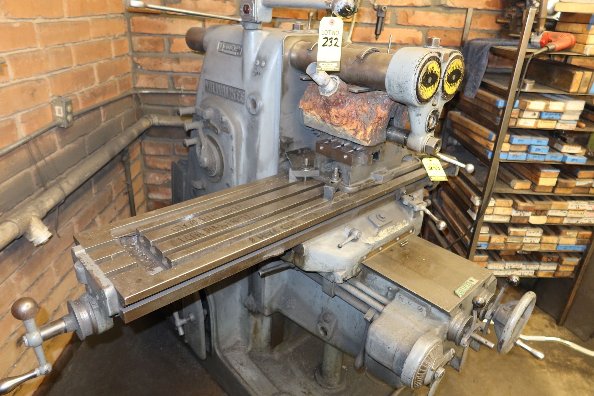 MILWAUKEE MDL. H HORIZONTAL MILL 4' TABLE - Image 2 of 2