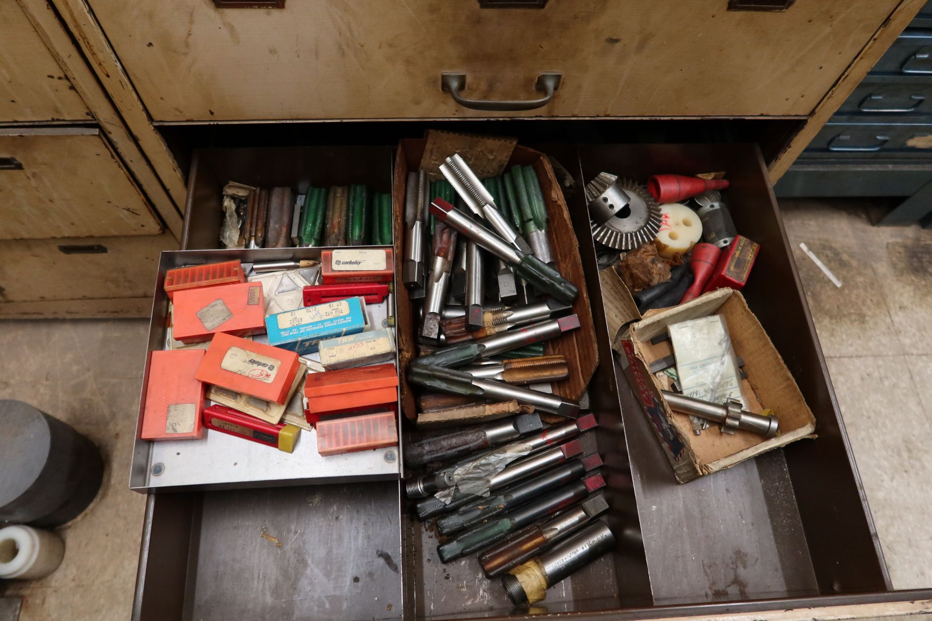 LOT 7 DRAWER TOOL CABINET W/ CONTENTS - Image 7 of 8