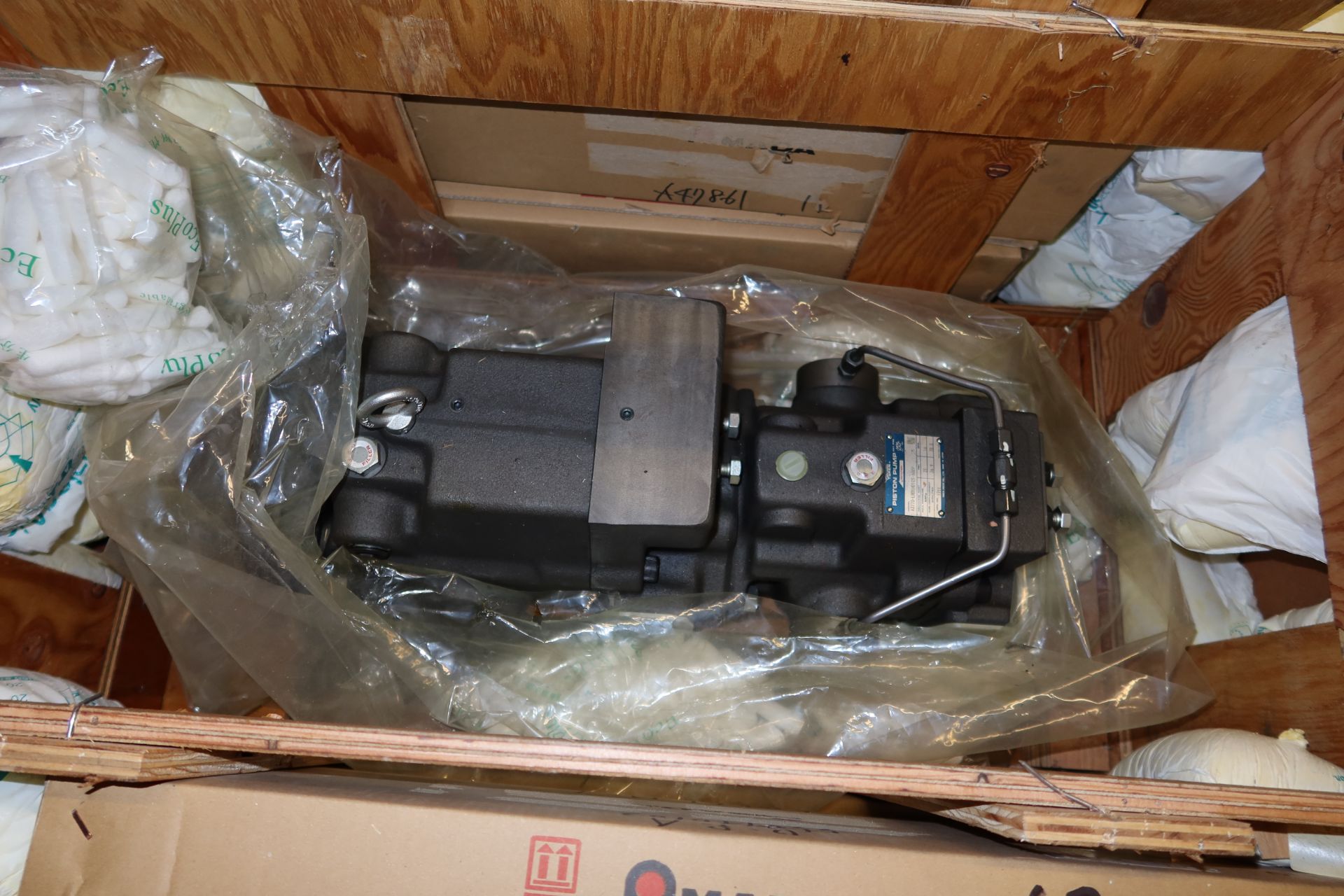 YUKEN PISTON PUMP MDL. A3770-LR01H01CS-6009 SN. 1711 - Image 2 of 2