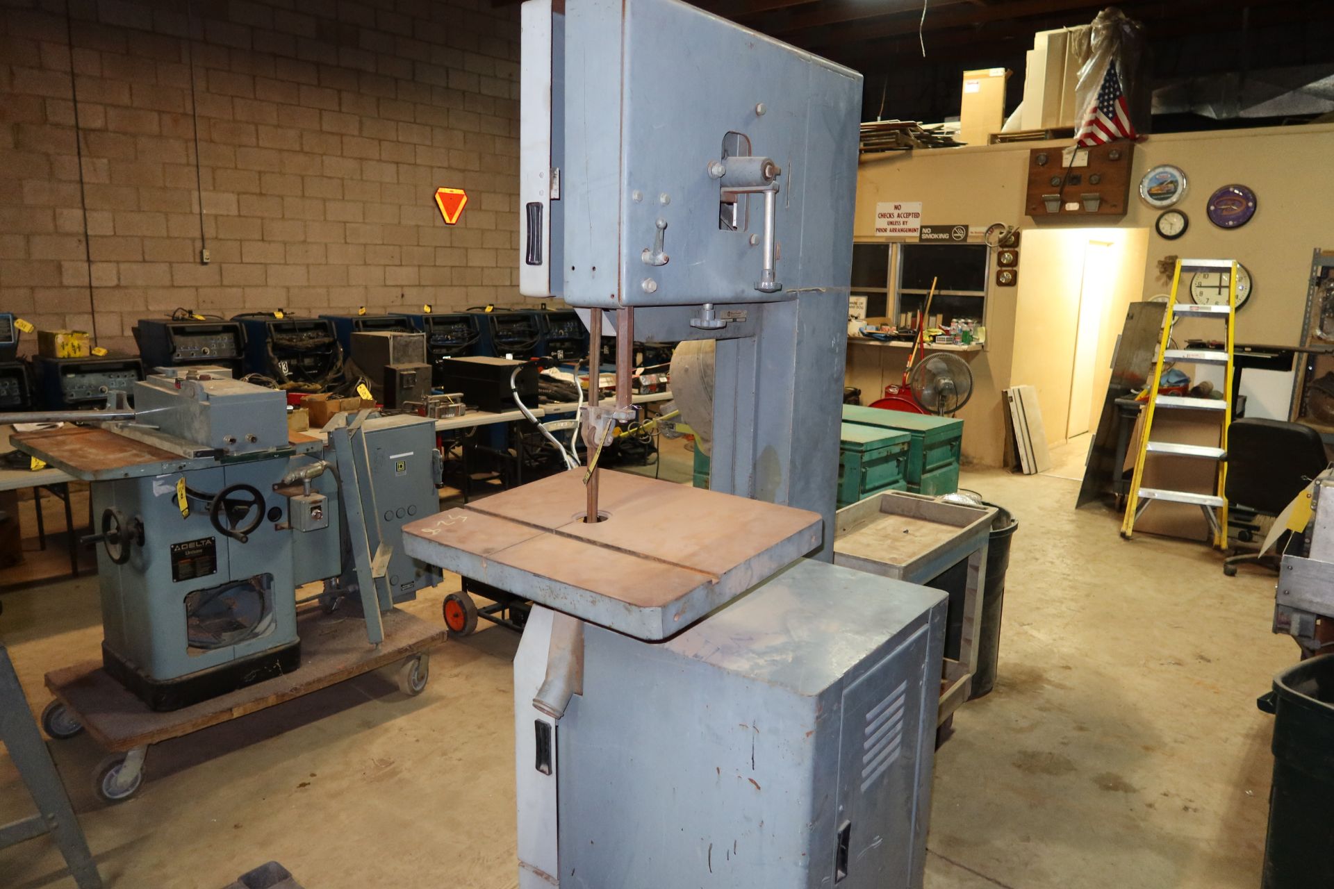 ROCKWELL/DELTA VERTICAL BANDSAW MDL. 28-3X0 SN. 1543935