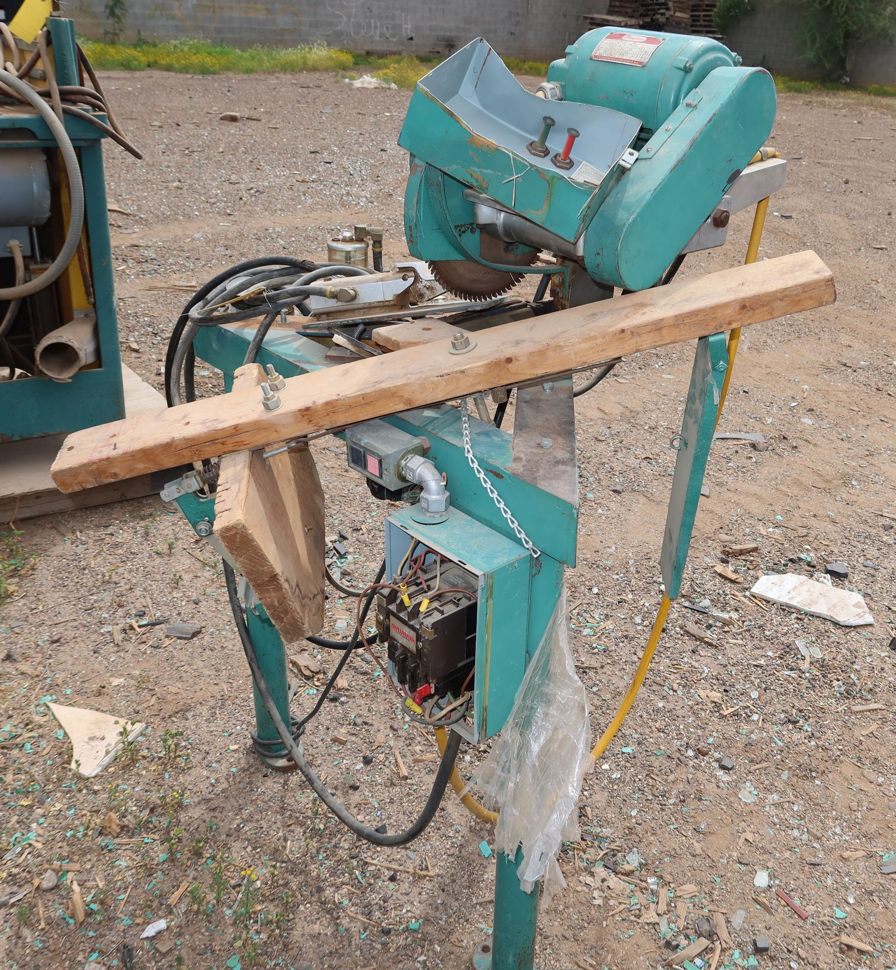 KVA TRIM SAW