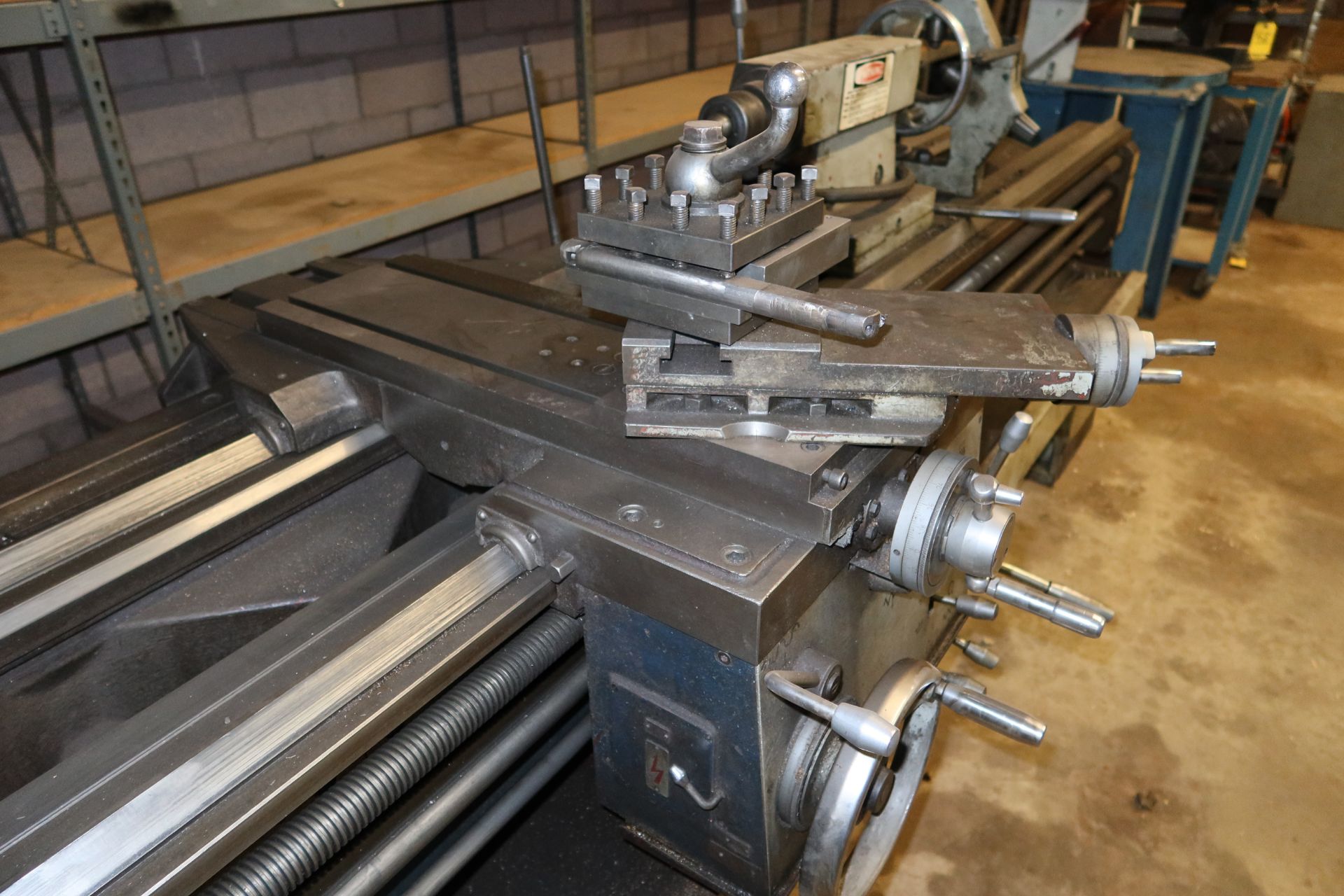 POLAMCO MDL. TUR50 ENGINE LATHE SN. 39510 3" THRU HOLE, 114" X 22" TAIL, 440 3PH W/ 3 JAW, 4 JAW - Image 5 of 9