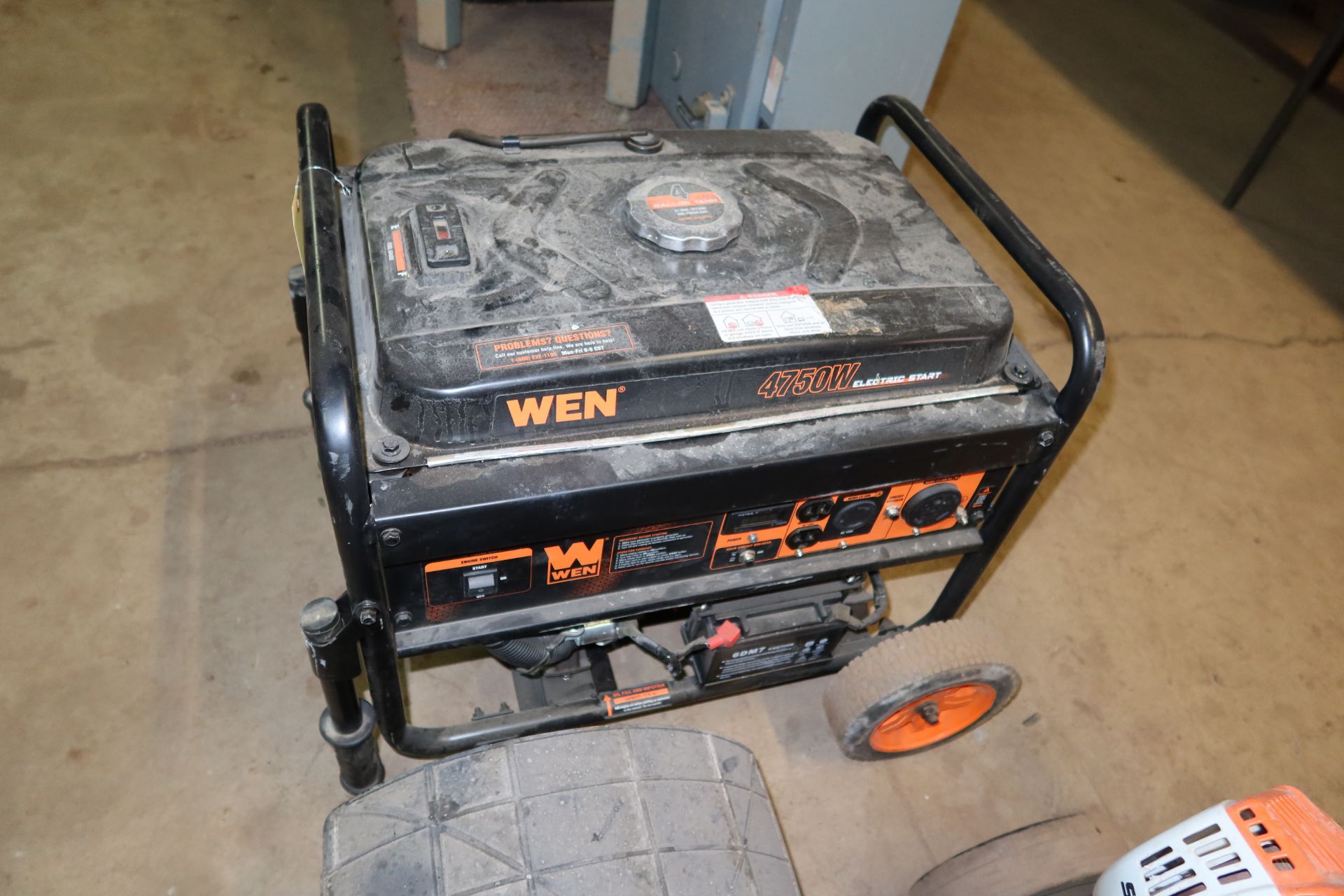 WEN 4750W GENERATOR - Image 2 of 2