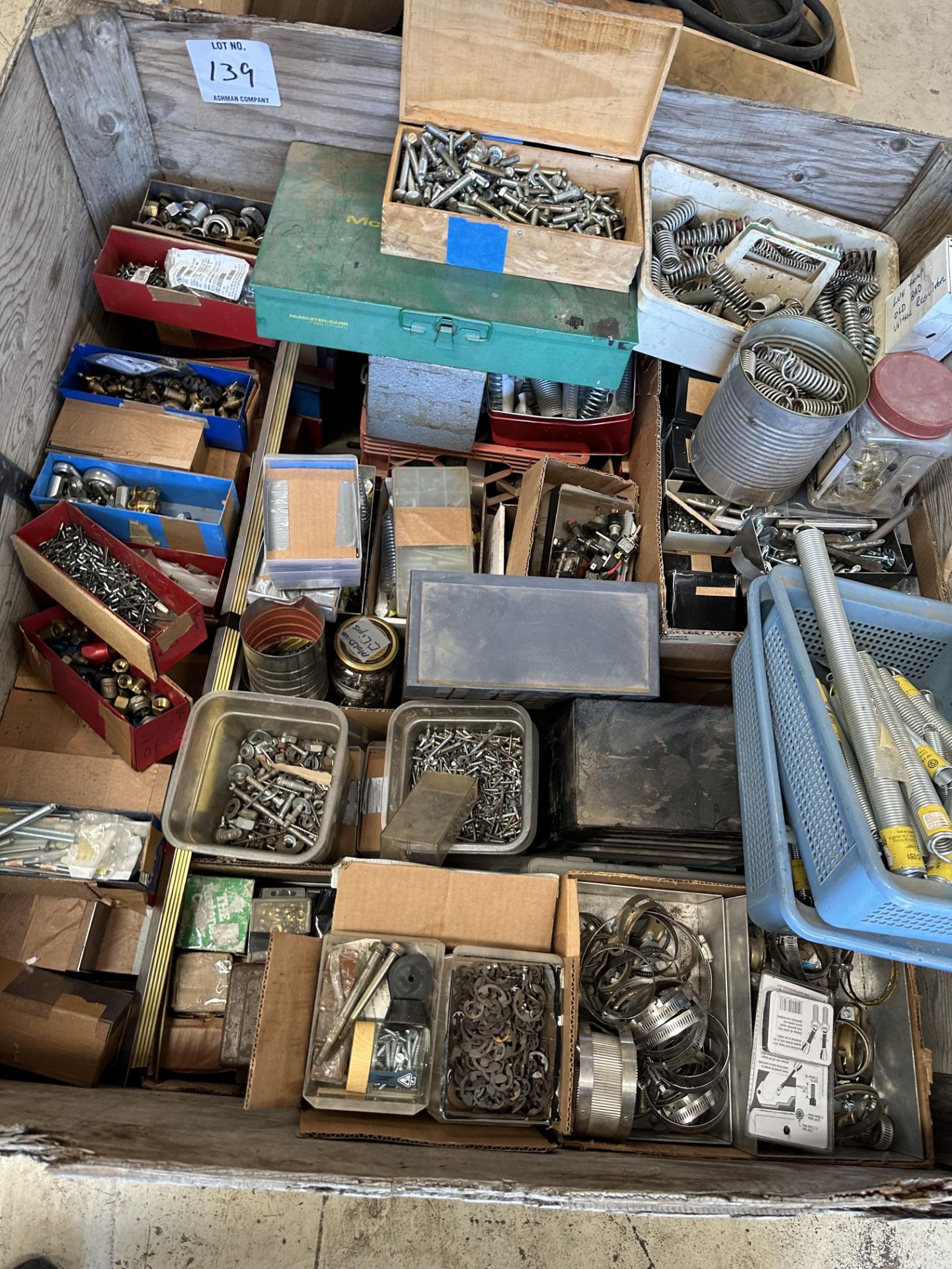 Large lot of hardware - Image 2 of 2