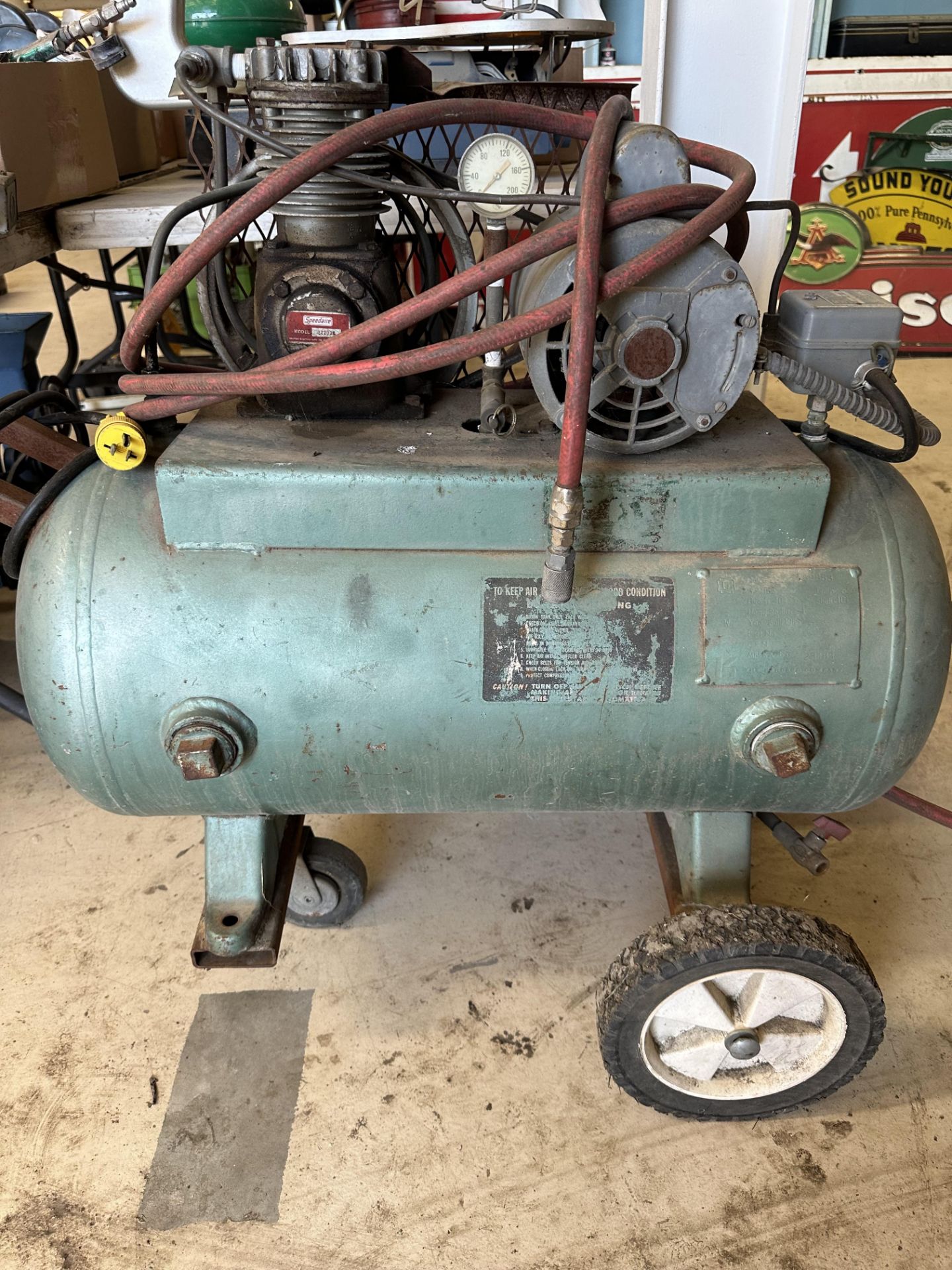 Portable air compressor - Image 2 of 2