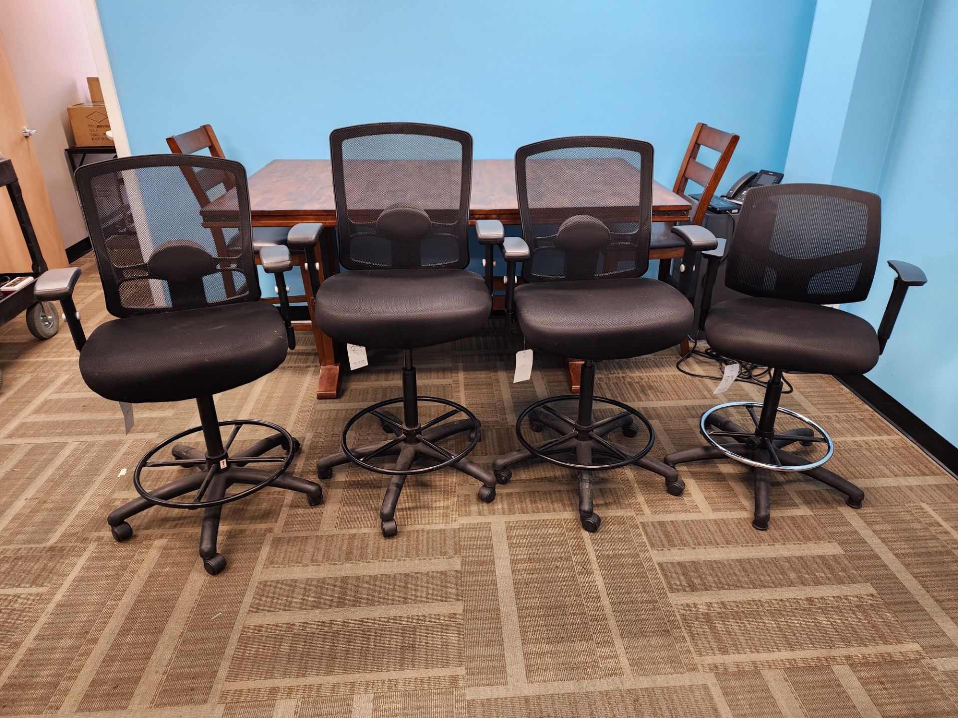 Lot of (4) Task Chairs: (3) Rolling & (1) Stationary
