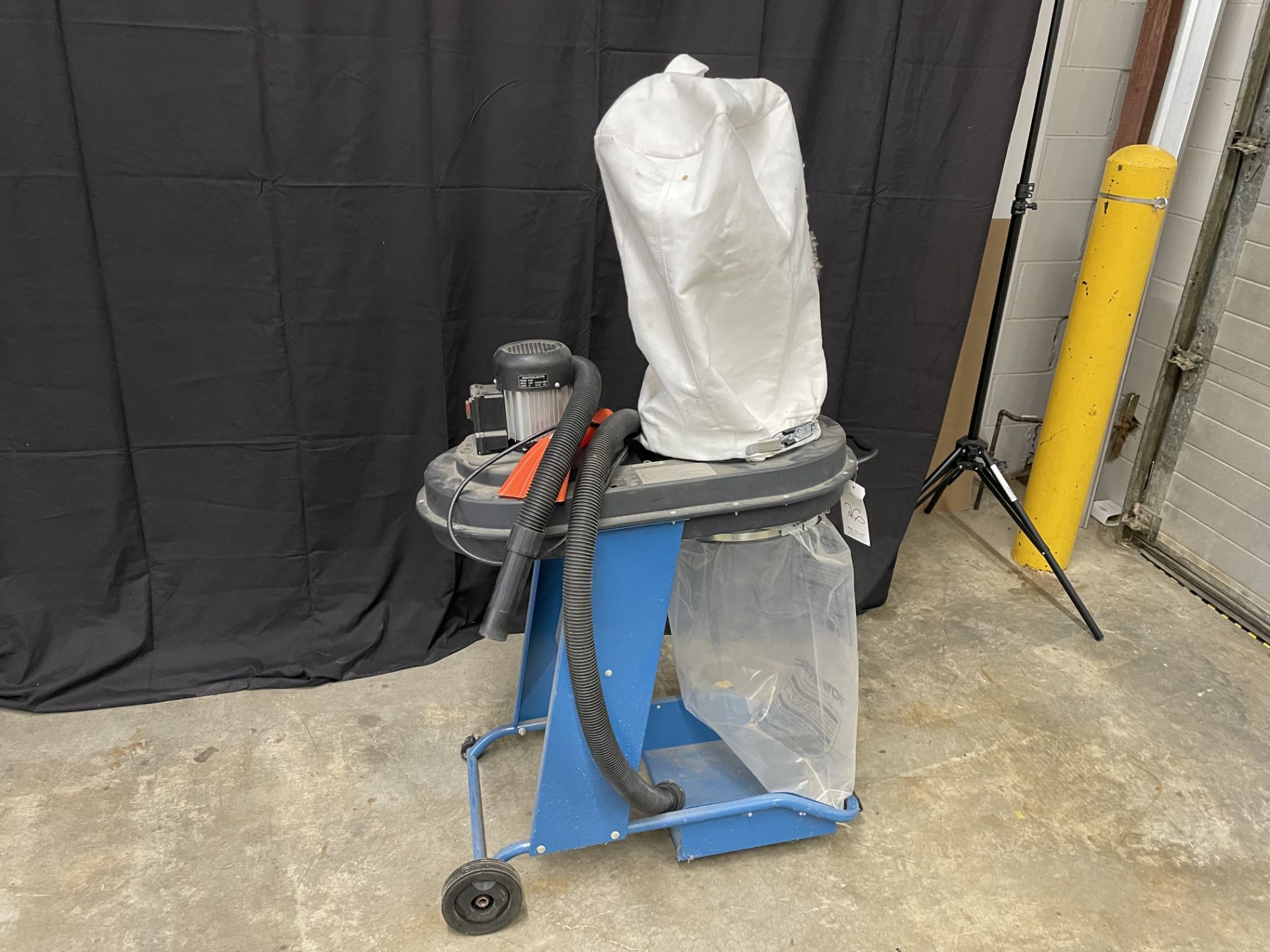 Dust Collector, Cart Mounted w/Powertec Bags - NOTE: BROKEN WHEEL