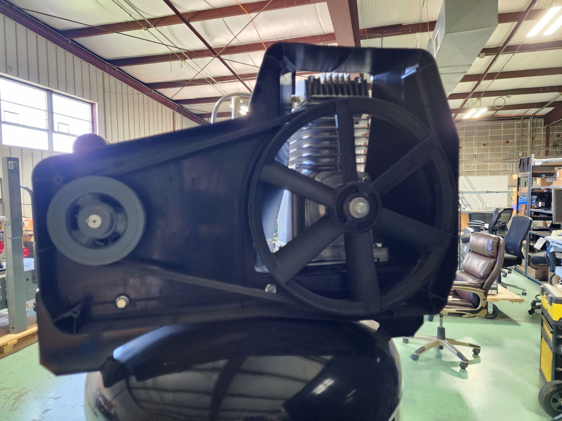 Craftsman Professional Air Compressor - LISTED AS "SALVAGE": 150 PSI, 240 Volt, 3.1 HP, 60 Gallon - Bild 5 aus 11