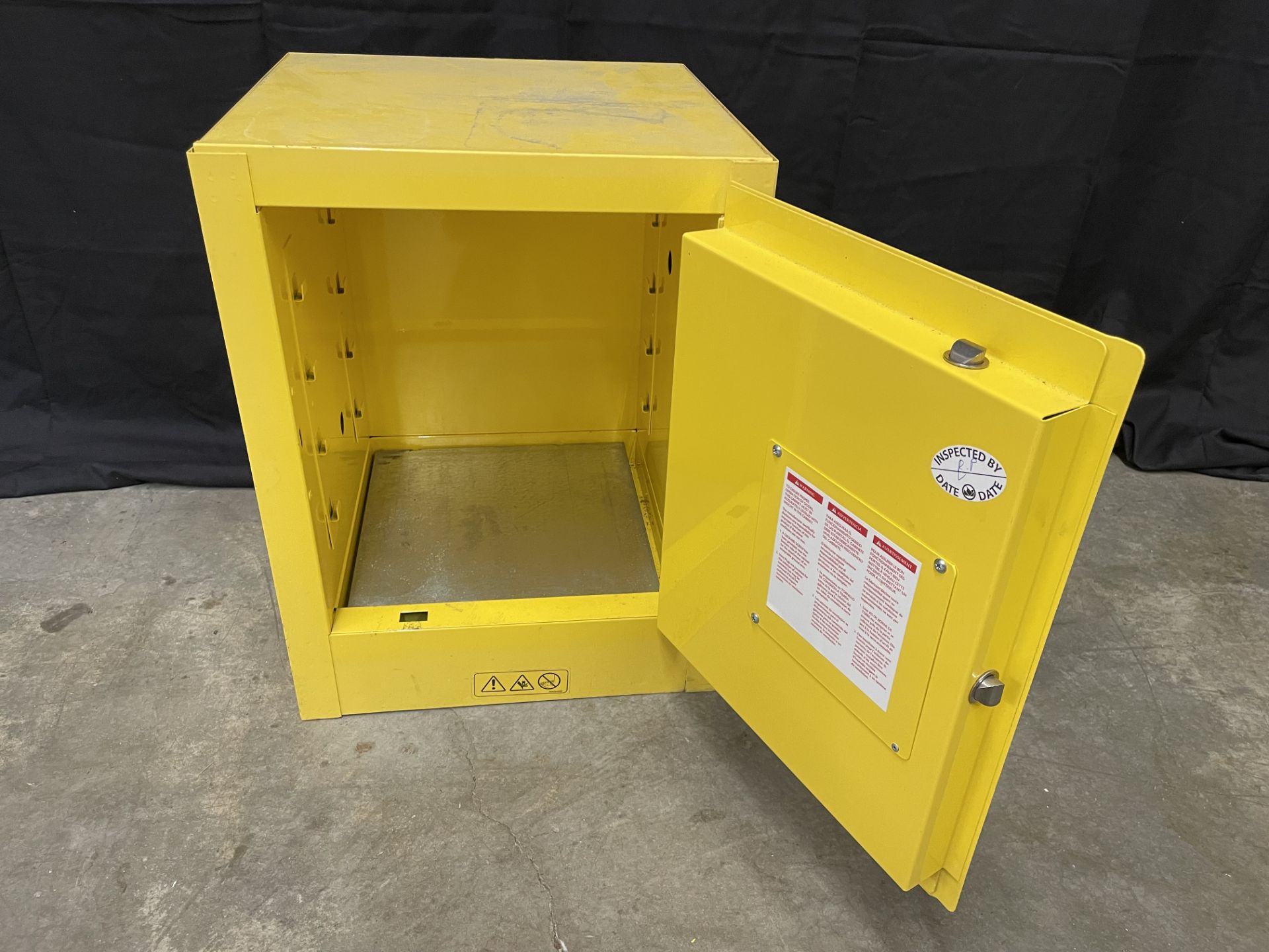 Uline Model H-2569M Countertop Flammable Liquid Storage Cabinet, 4 Gallon/15 Liter Capacity - Image 3 of 3