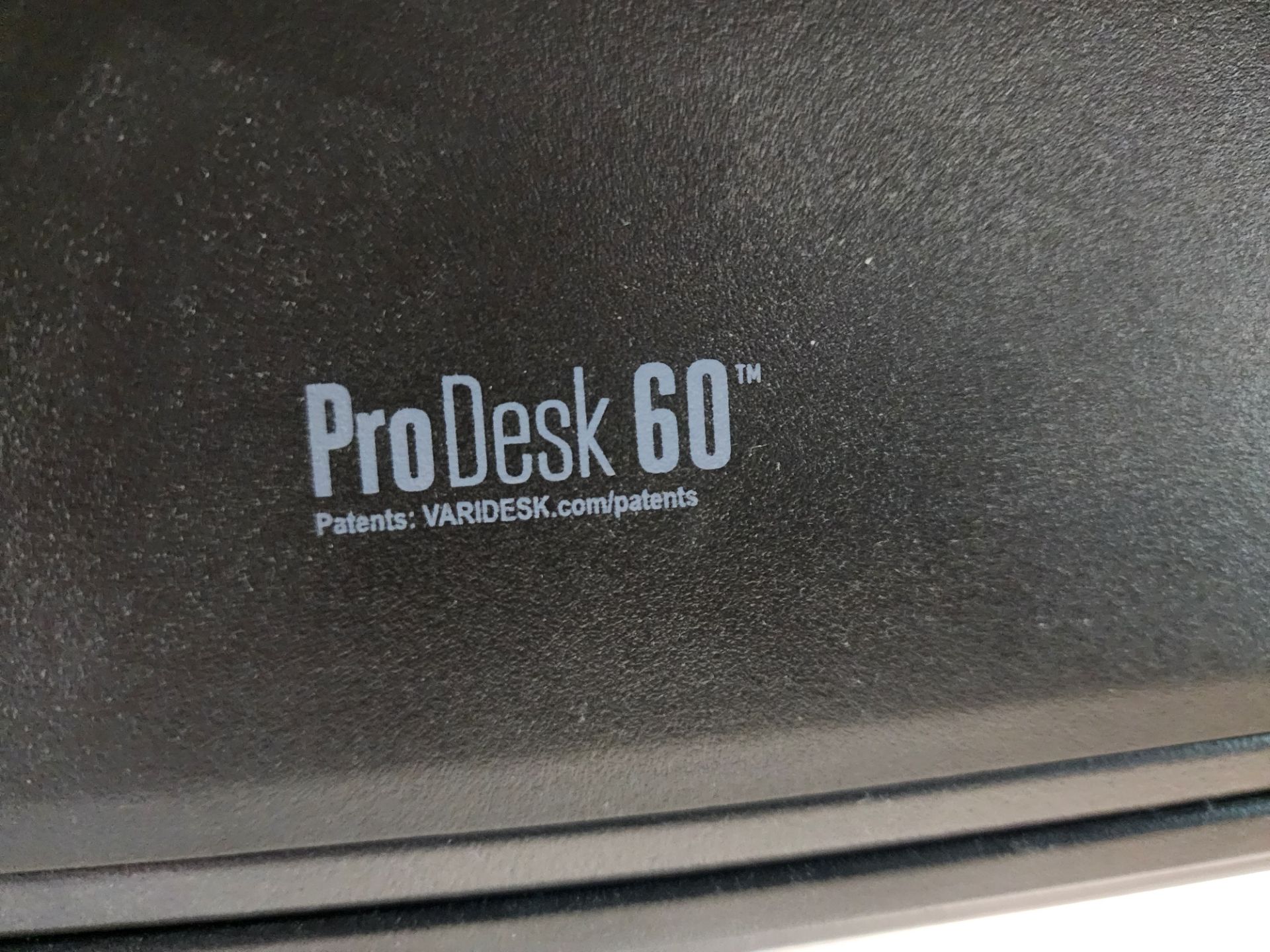 VariDesk Model ProDesk 60 Sit/Stand Desk, Manual Adjustment NOTE: Adjustment Malfunction in Lowest - Image 6 of 9