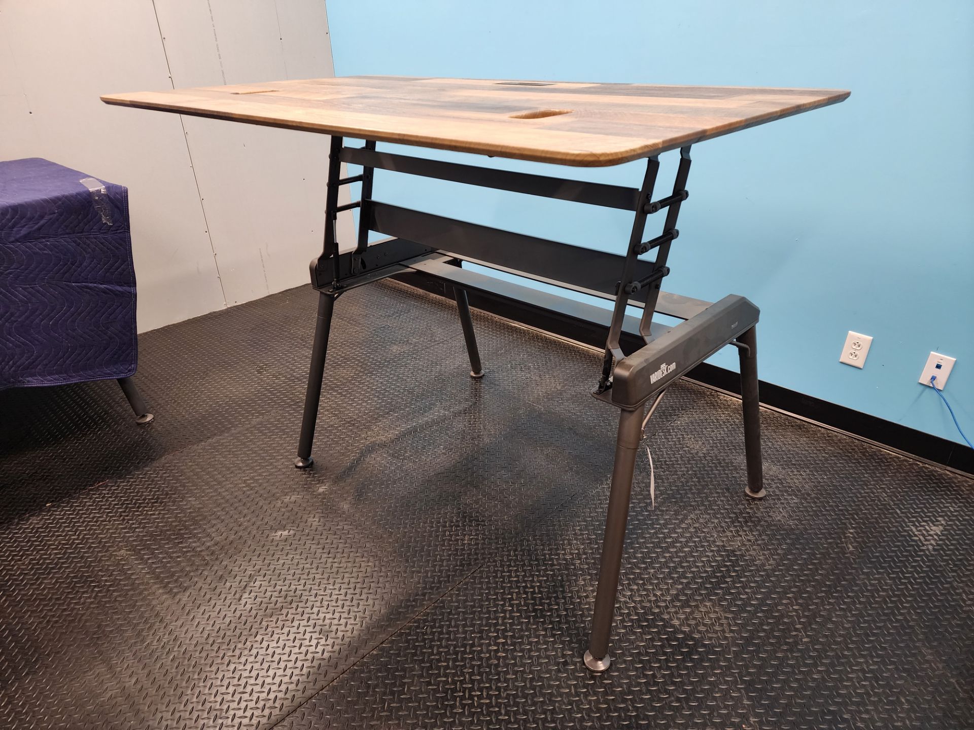 VariDesk Model ProDesk 60 Sit/Stand Desk, Manual Adjustment - Image 9 of 11
