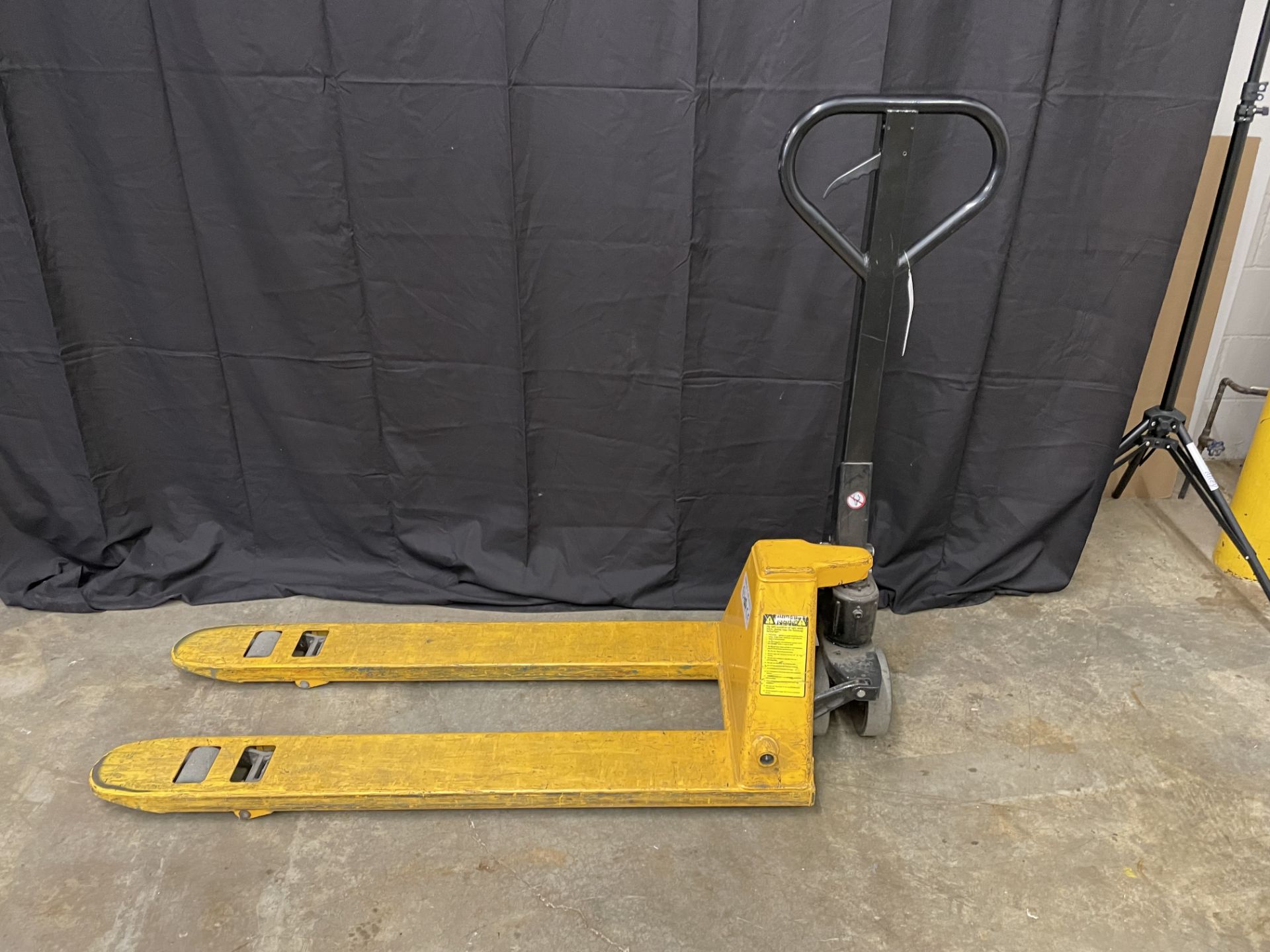 Uline Model H-1193 Narrow Fork Pallet Jack, 5,500 Lb. Capacity - Image 2 of 3