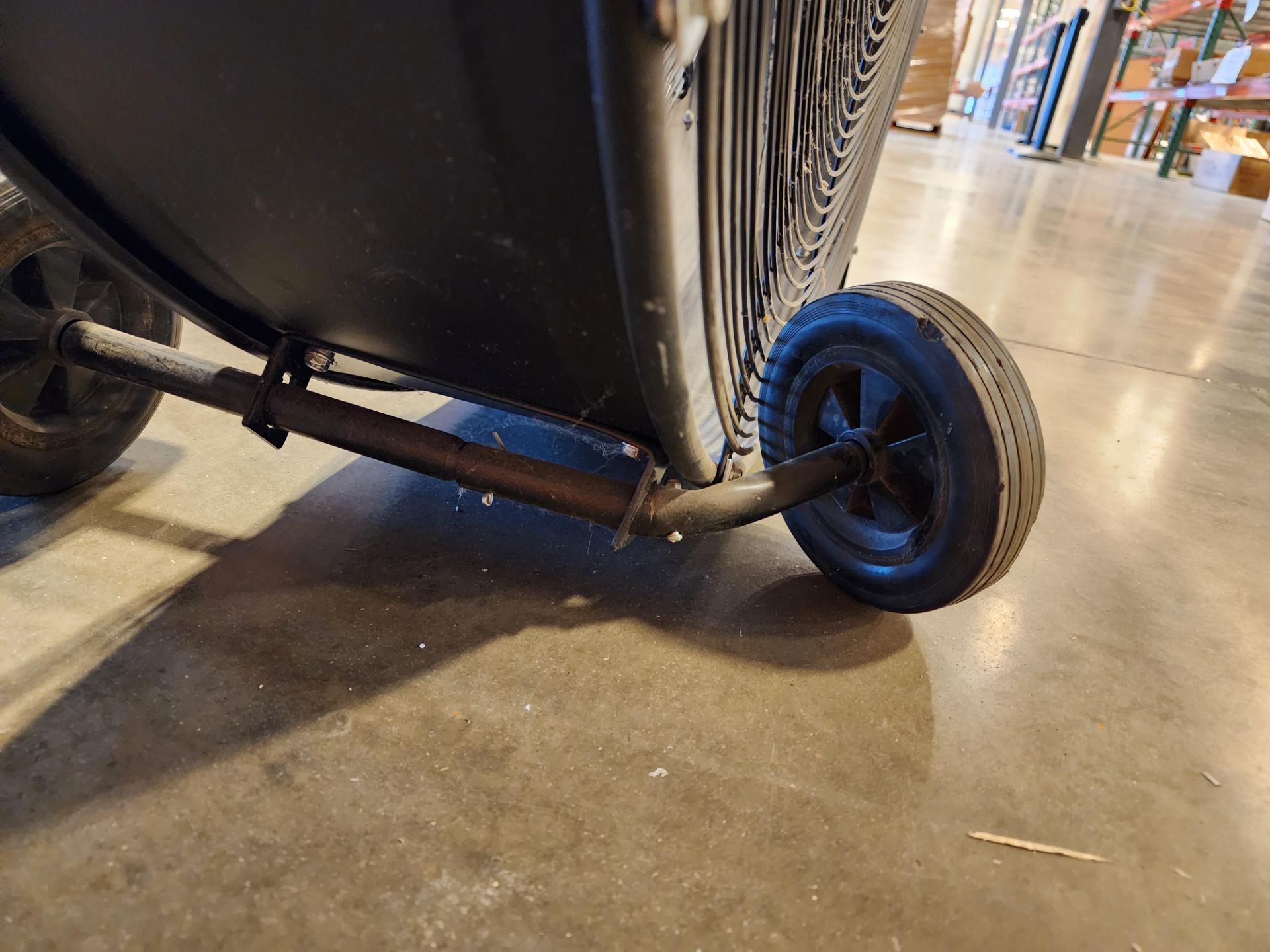 UtiliTech Pro Shop Fan (Wheel Bent) - Image 4 of 4