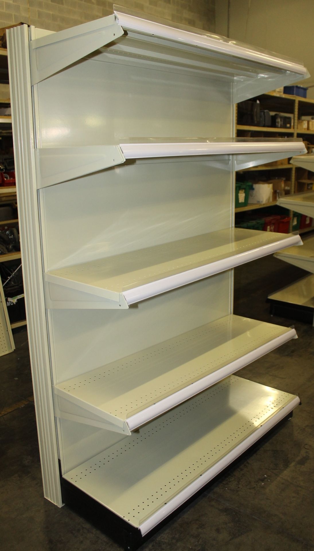 5 SECTIONS OF GONDOLA SHELVING WITH 4 SHELVES LEVEL DOUBLE SIDED - Image 2 of 3