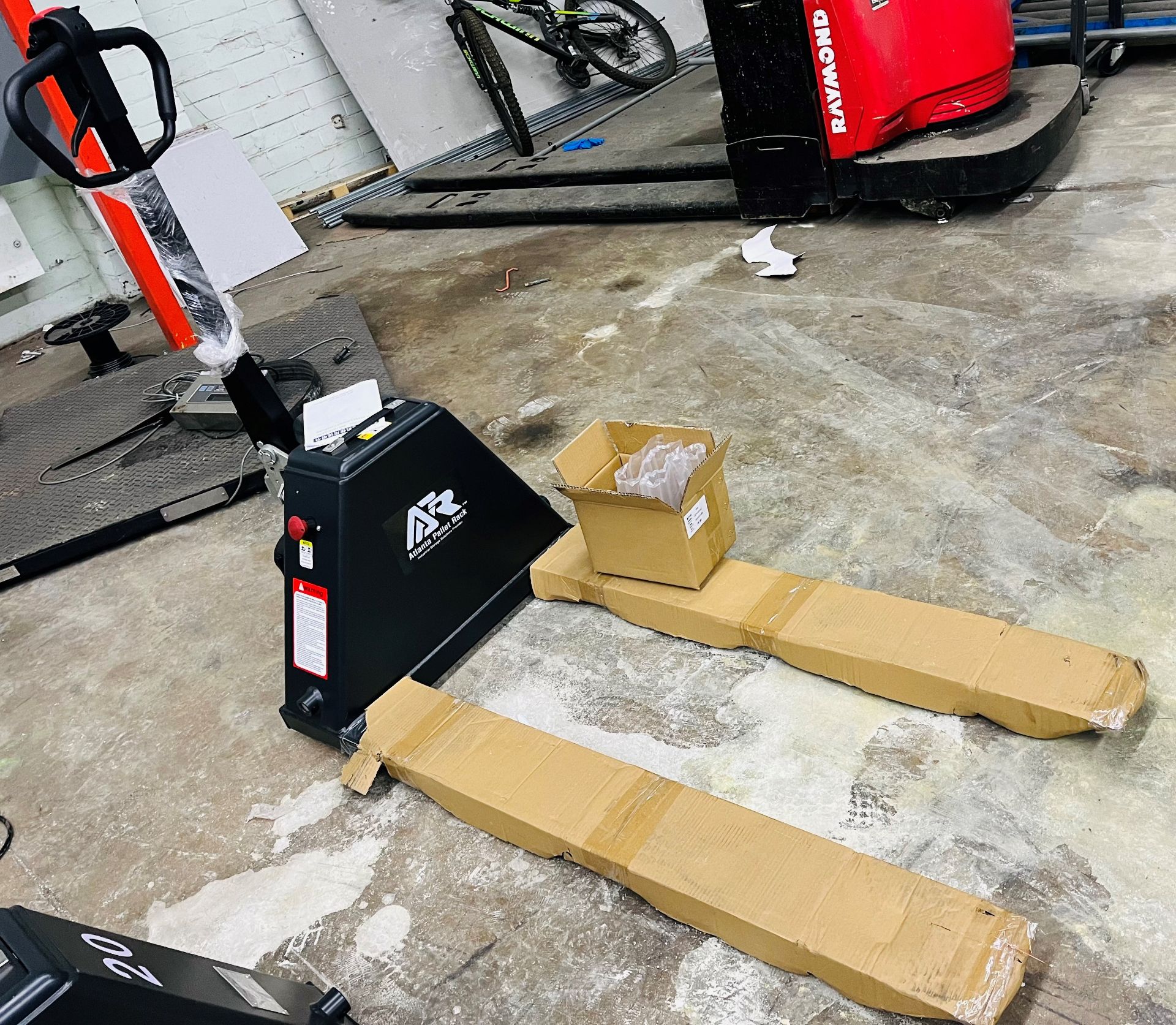 NEW ELECTRIC (HYBRID) PALLET JACK