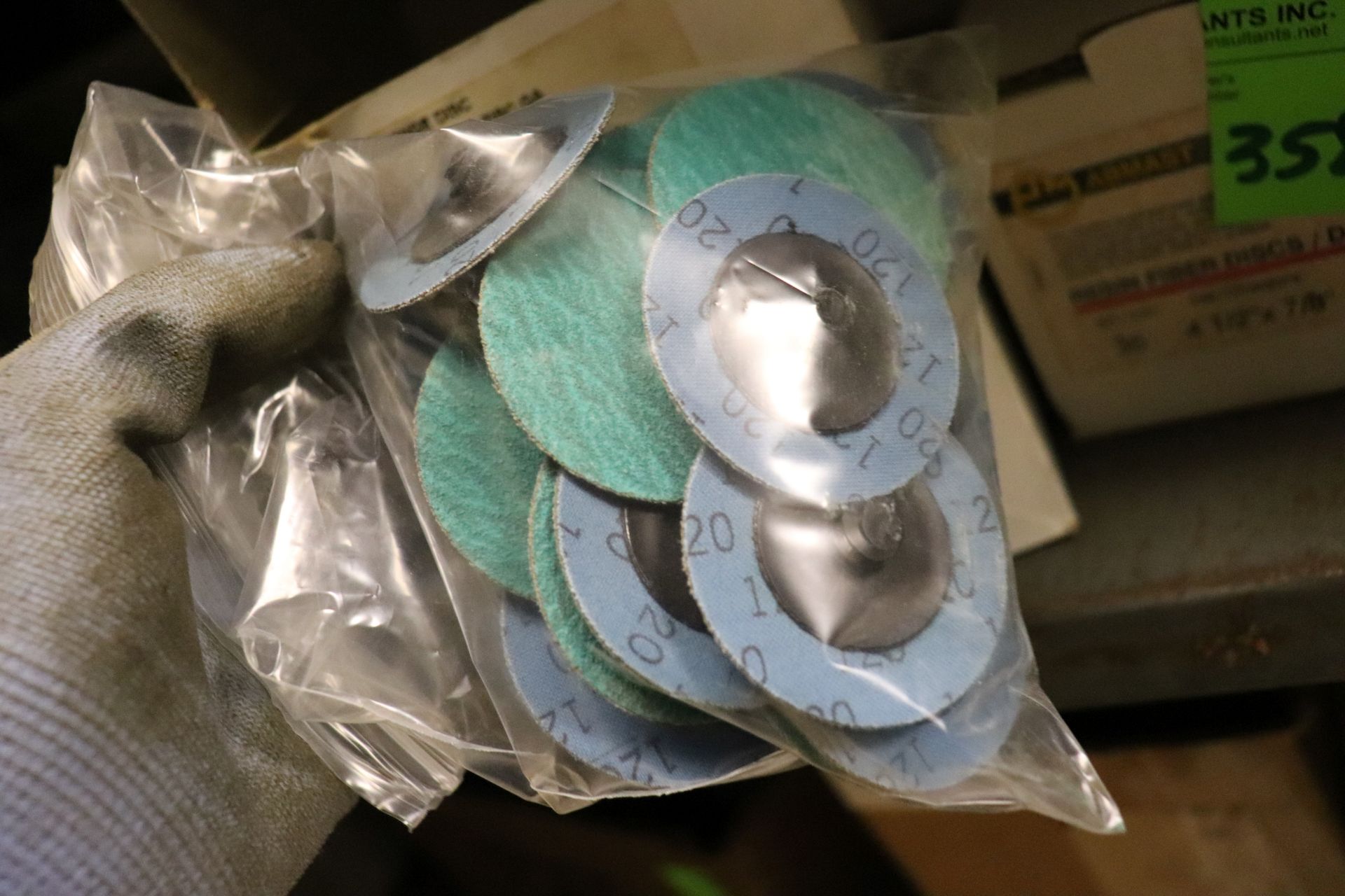 Seven boxes of Resin fiber discs, 4½", 36-grain, 2" Type R Grind Aids circles - Image 4 of 5