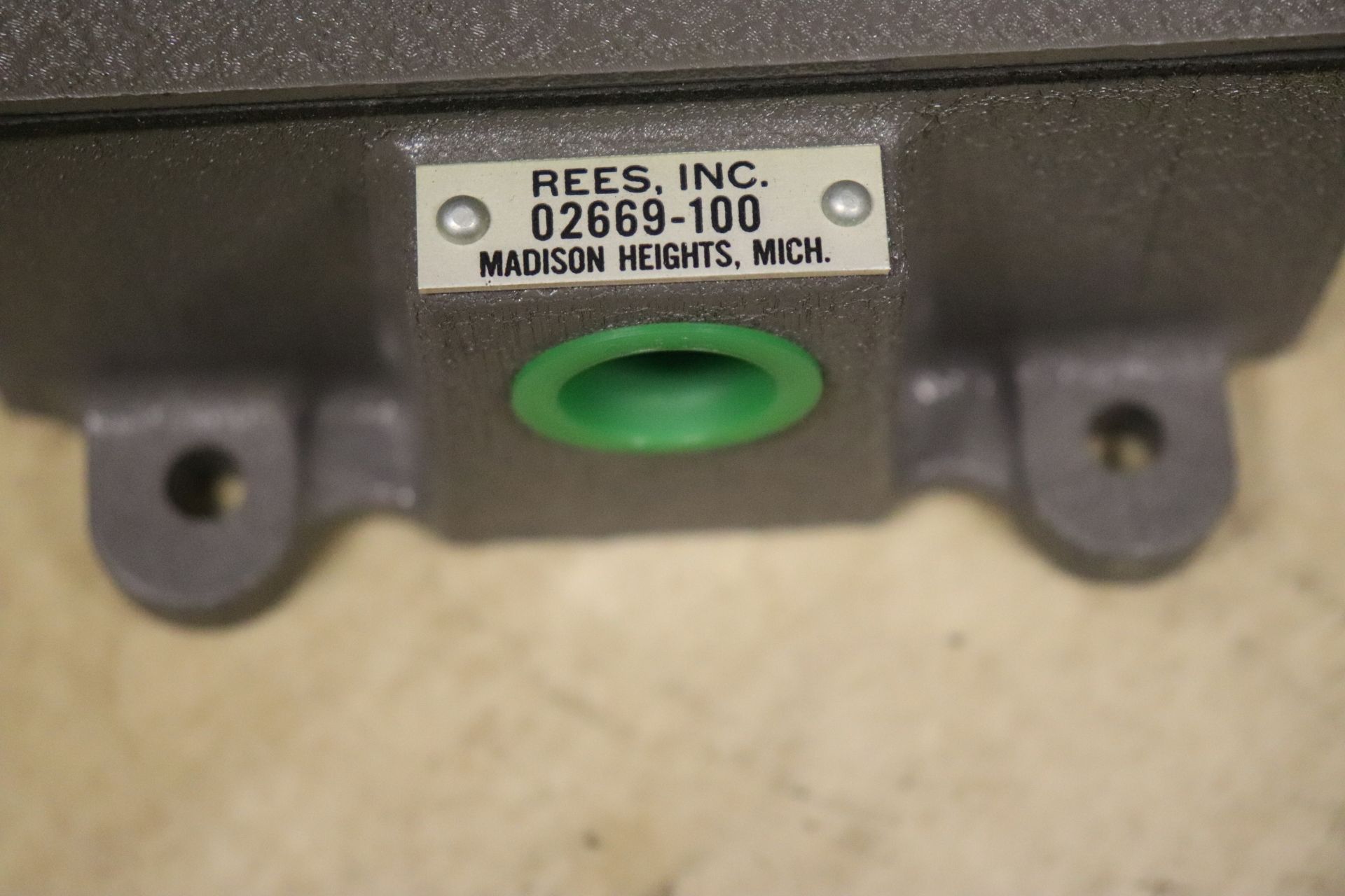 Reese control units, thermostat guards, and thermostats - Image 4 of 5