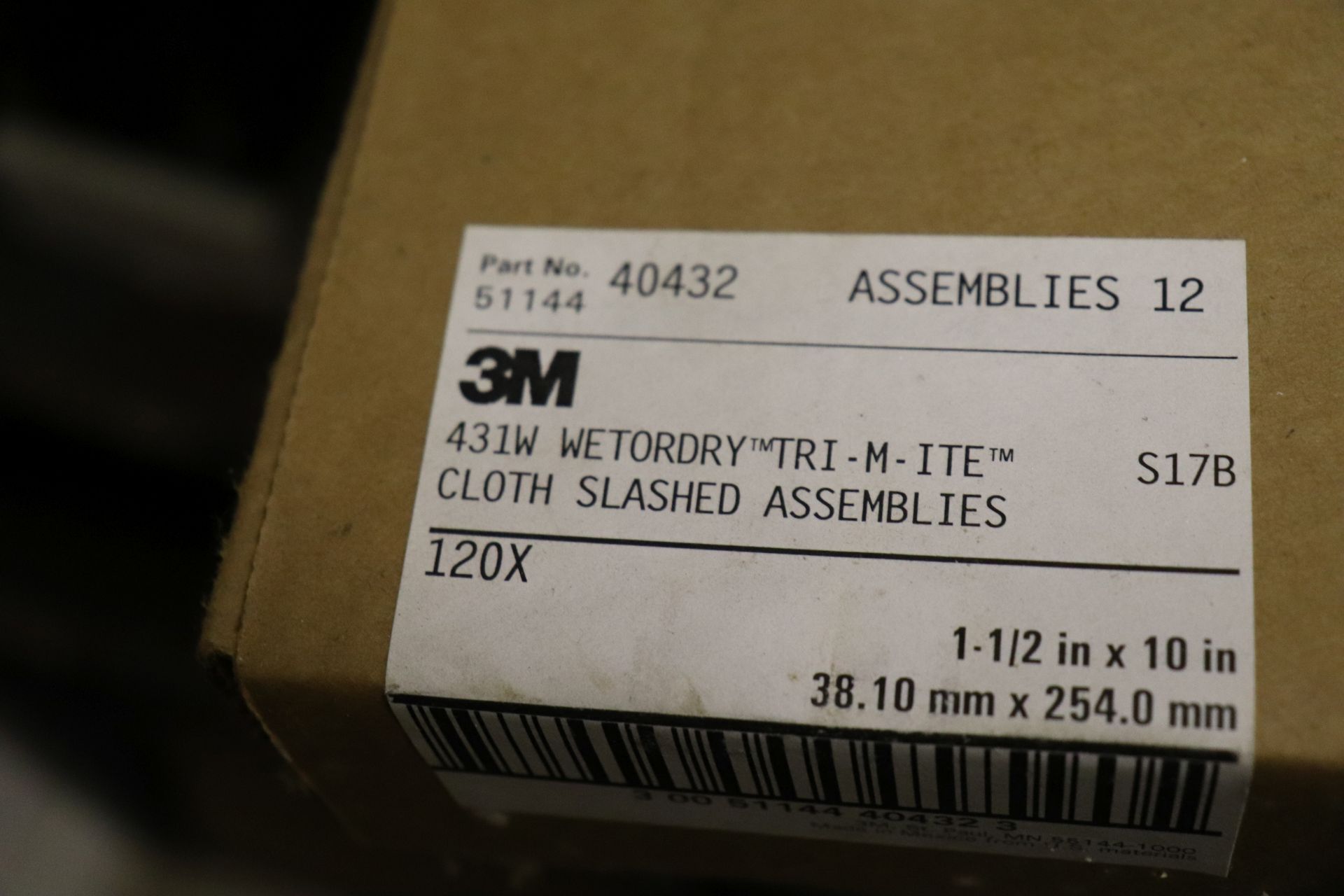 3M 431.W Wet or Dry Tri-M-Ite Cloth Slashed assemblies and fluorescent lamp starters - Image 2 of 3