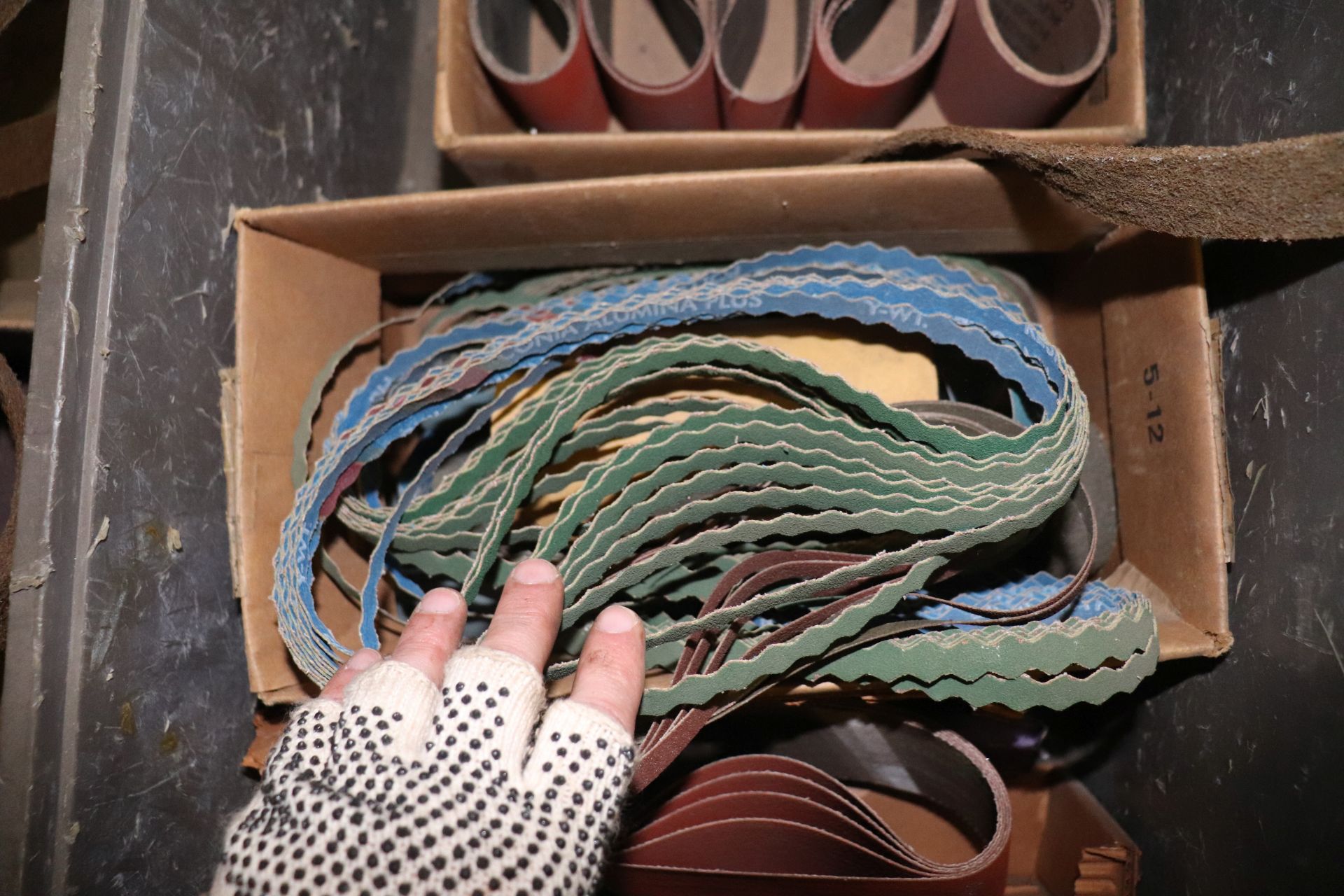 Miscellaneous abrasive belts - Image 4 of 4