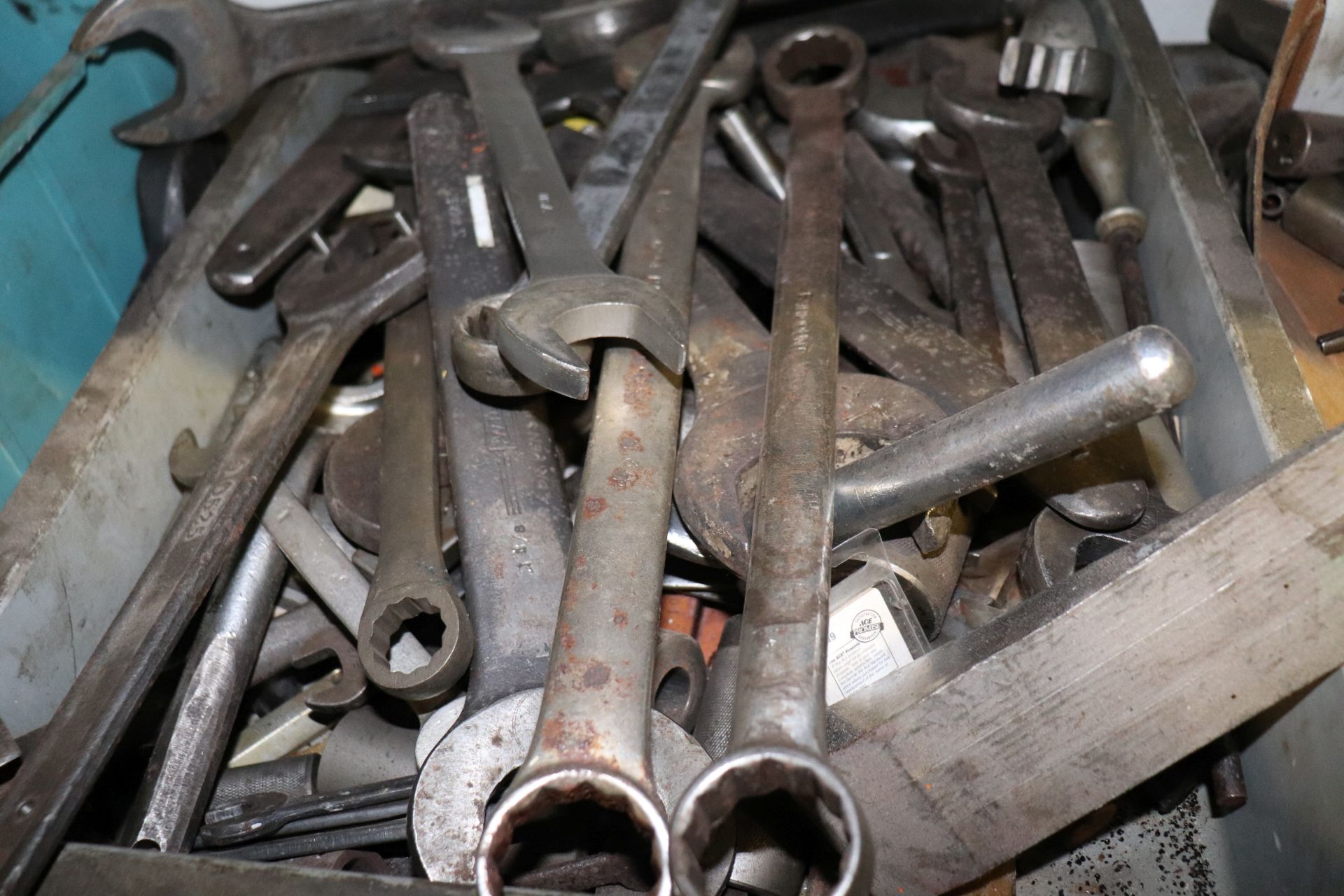 Box of various size wrenches, everything pictured - Image 2 of 3