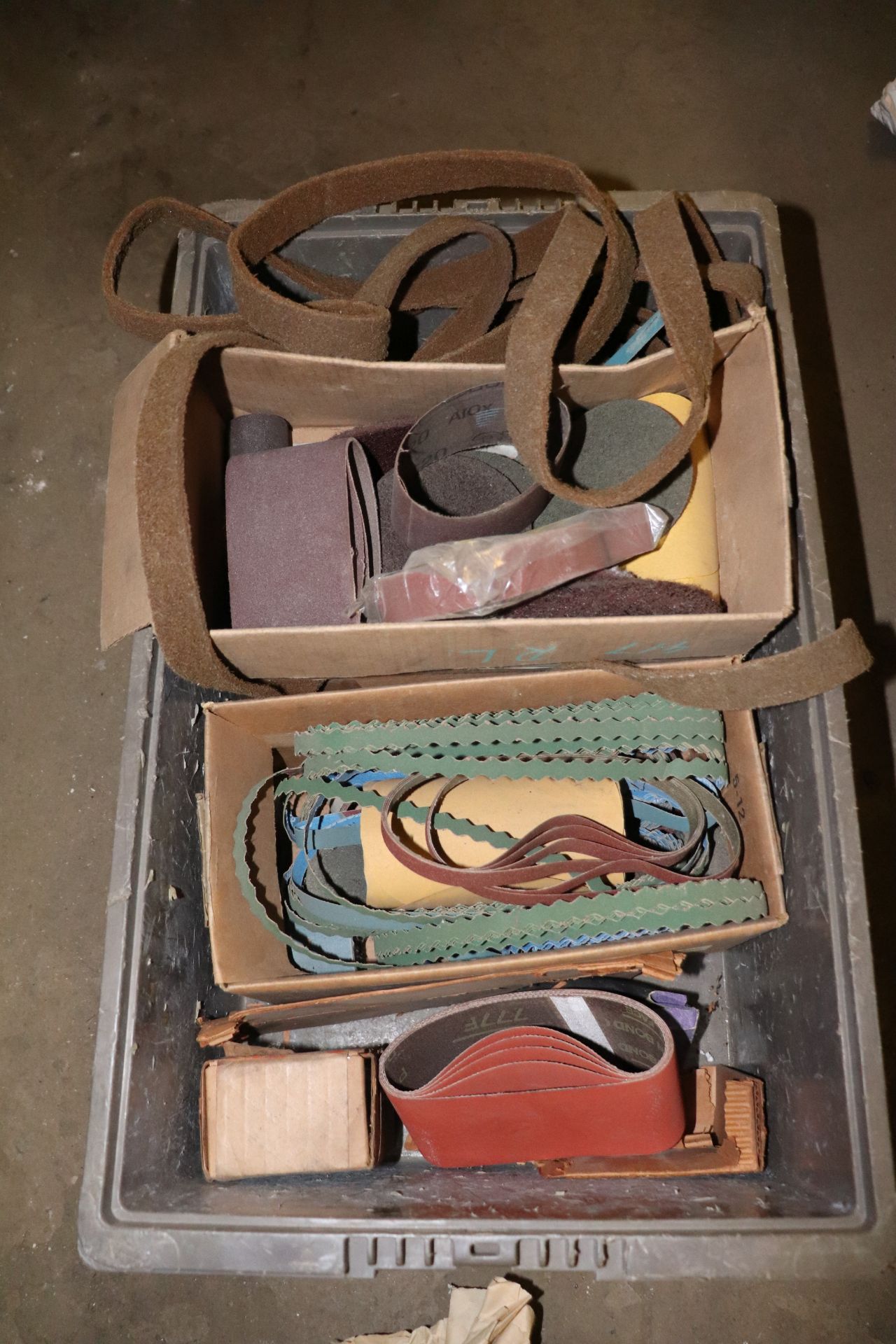 Miscellaneous abrasive belts - Image 2 of 4