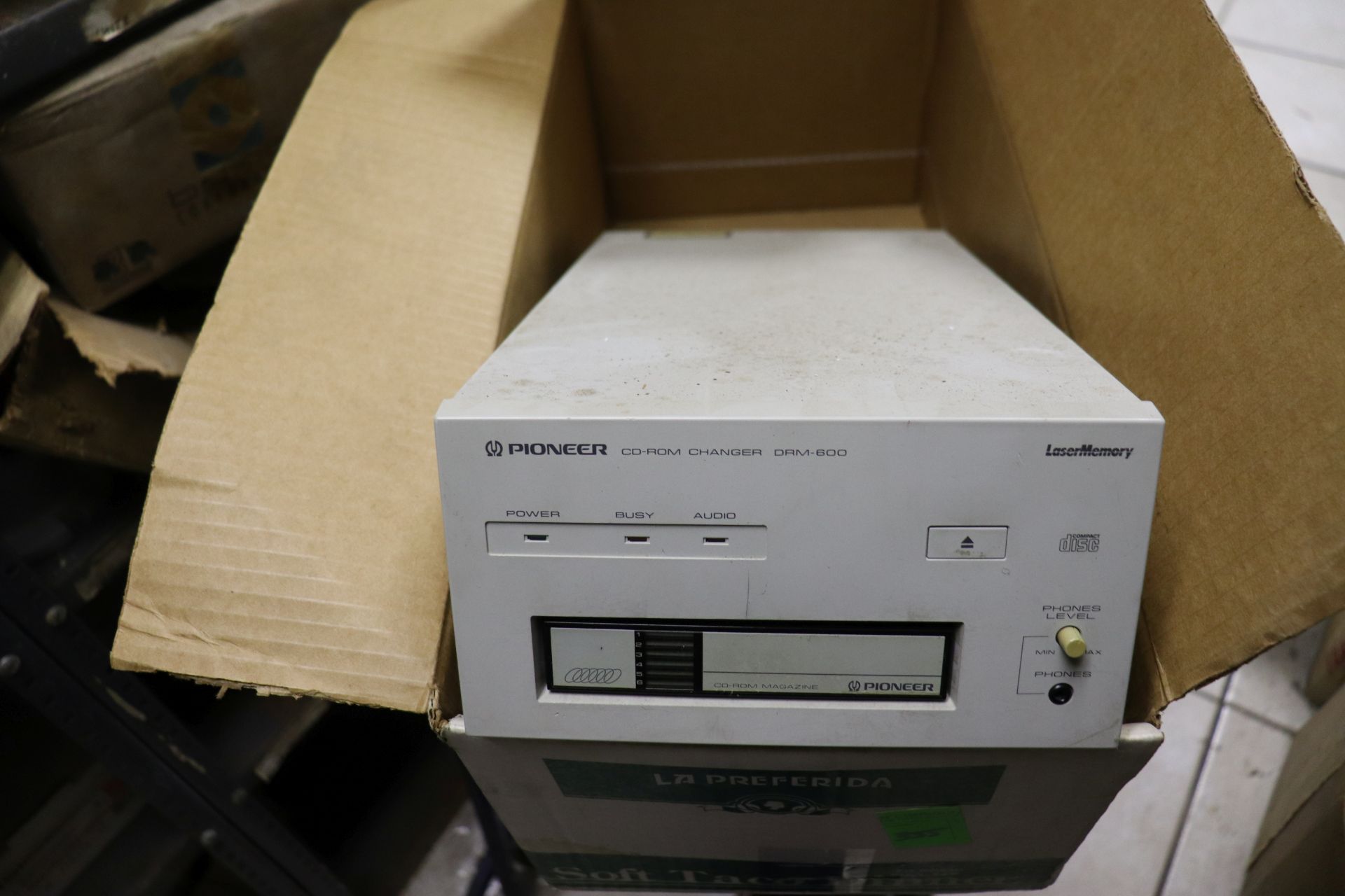 Pioneer CD Rom changer, model DRM-600