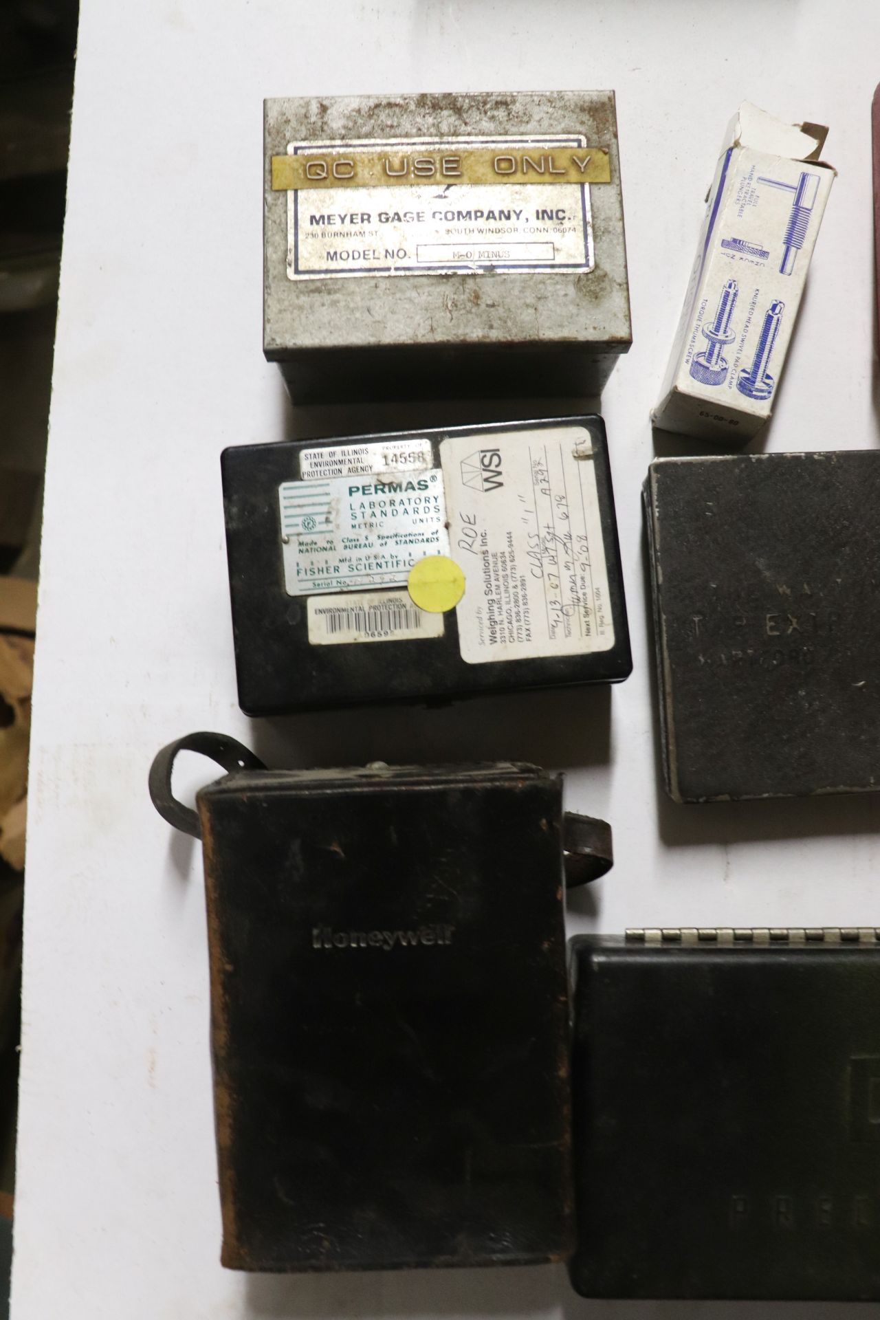Fisher weights, Honeywell tester, and empty instrument boxes - Image 4 of 5