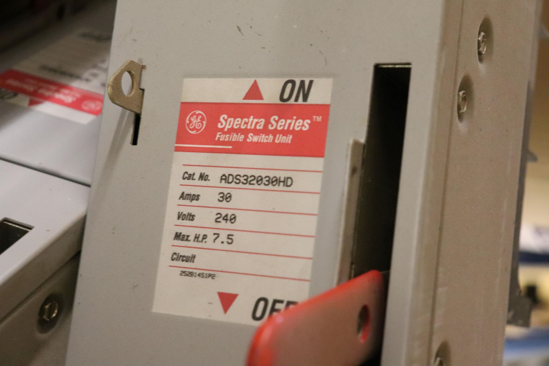 Six GE Spectra Series Fusable Switch units, category #ADS32030HD - Image 2 of 3