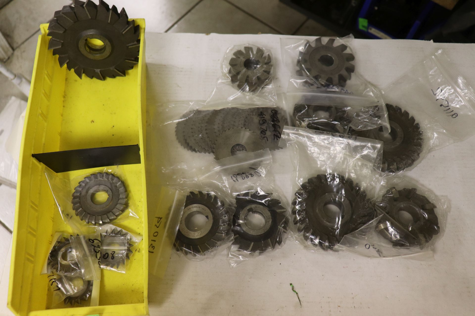 Two boxes of circular cutting heads - Image 2 of 8