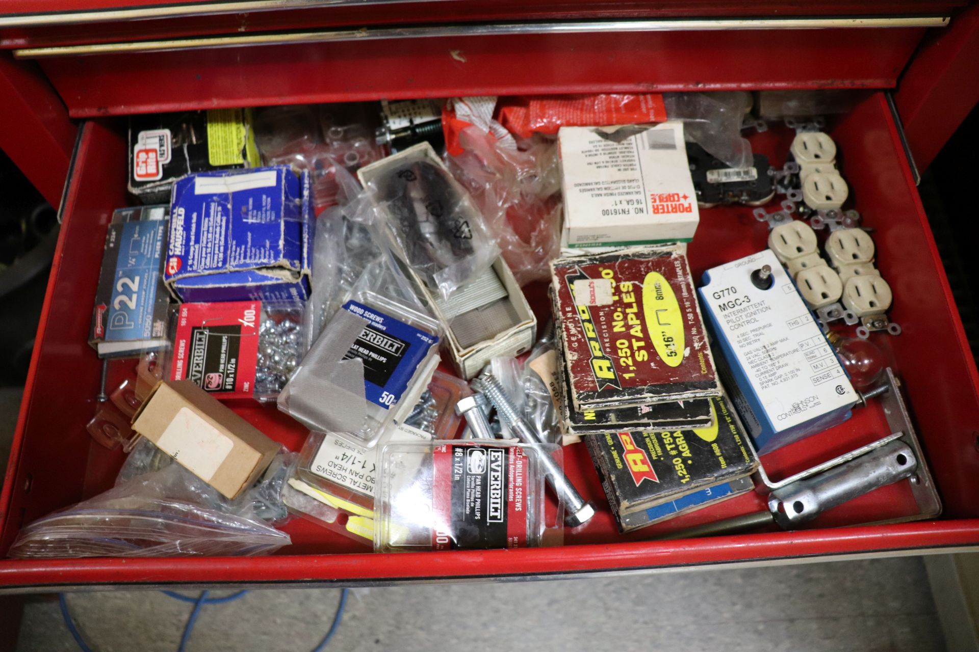 Stacked on tool chest and contents - Image 7 of 8