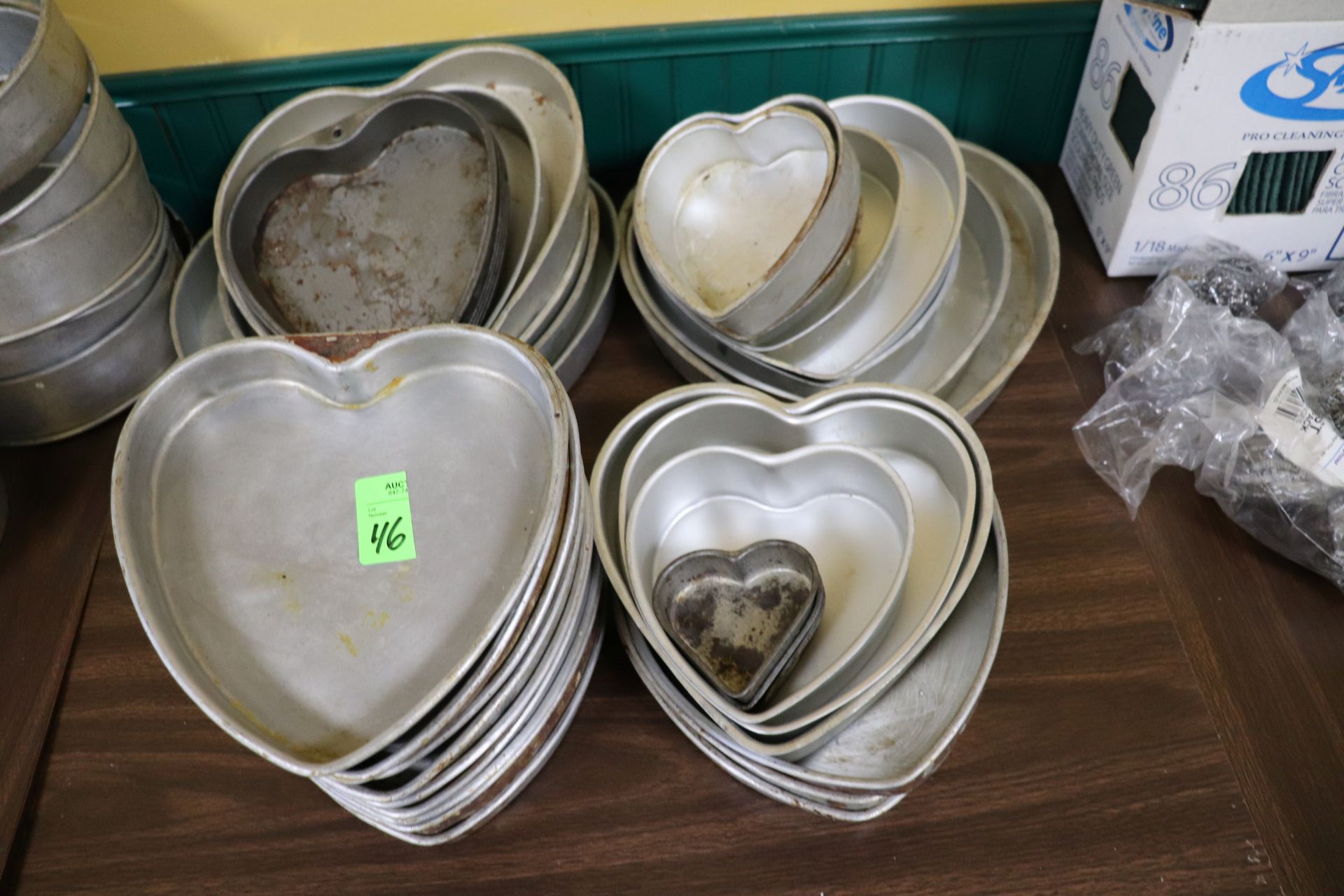 Lot heart shaped cake pans