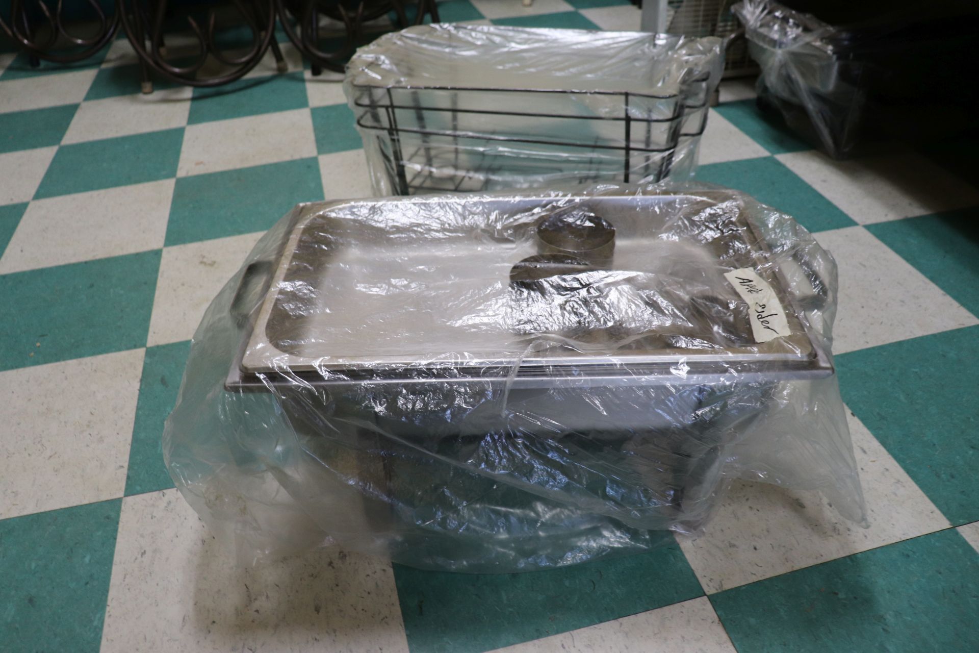 Two chafing dishes and wire baskets - Image 3 of 4