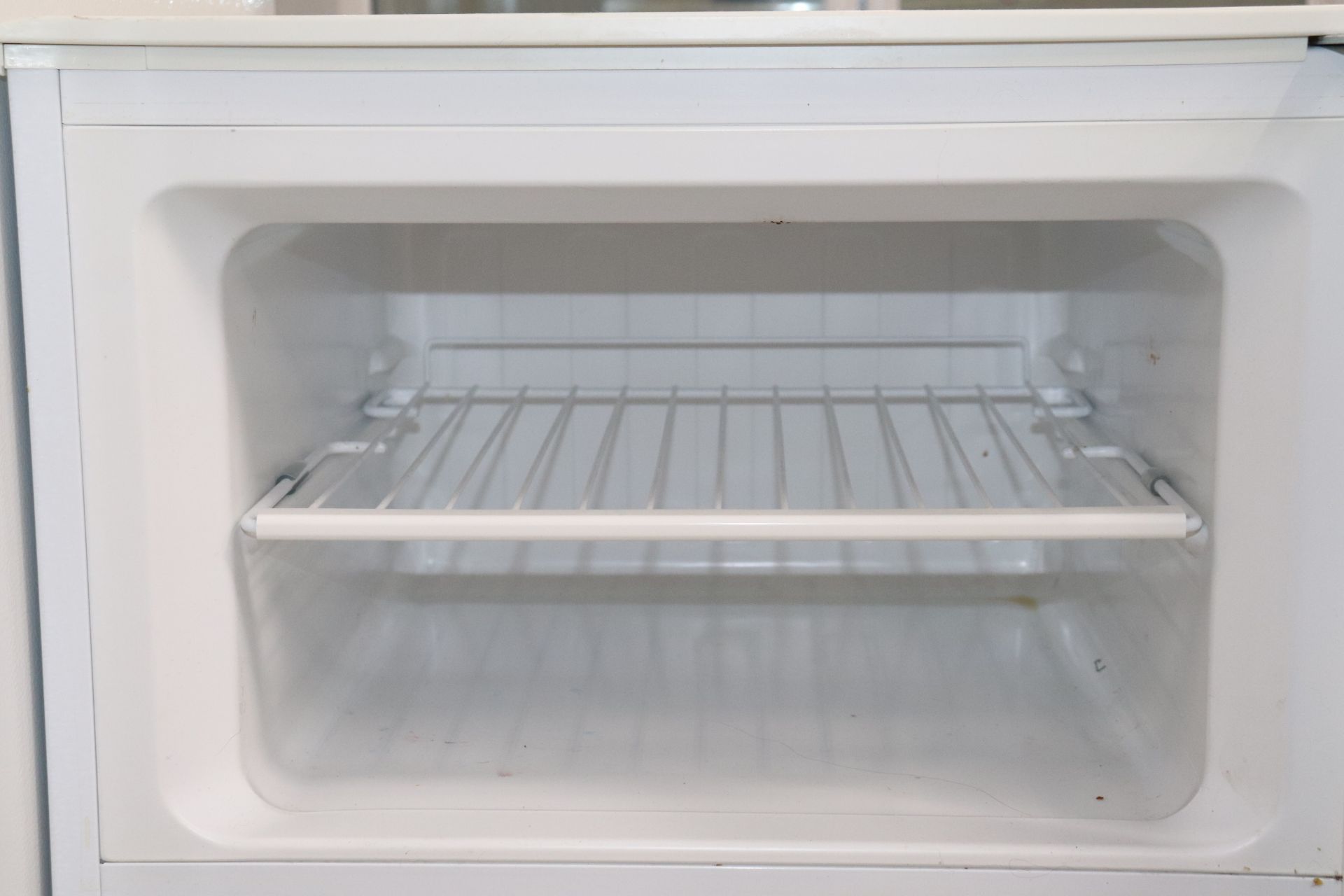Criterion Combination Freezer/Refrigerator, Model CTMR73A1W, Serial A57779707351581000027 - Image 3 of 7