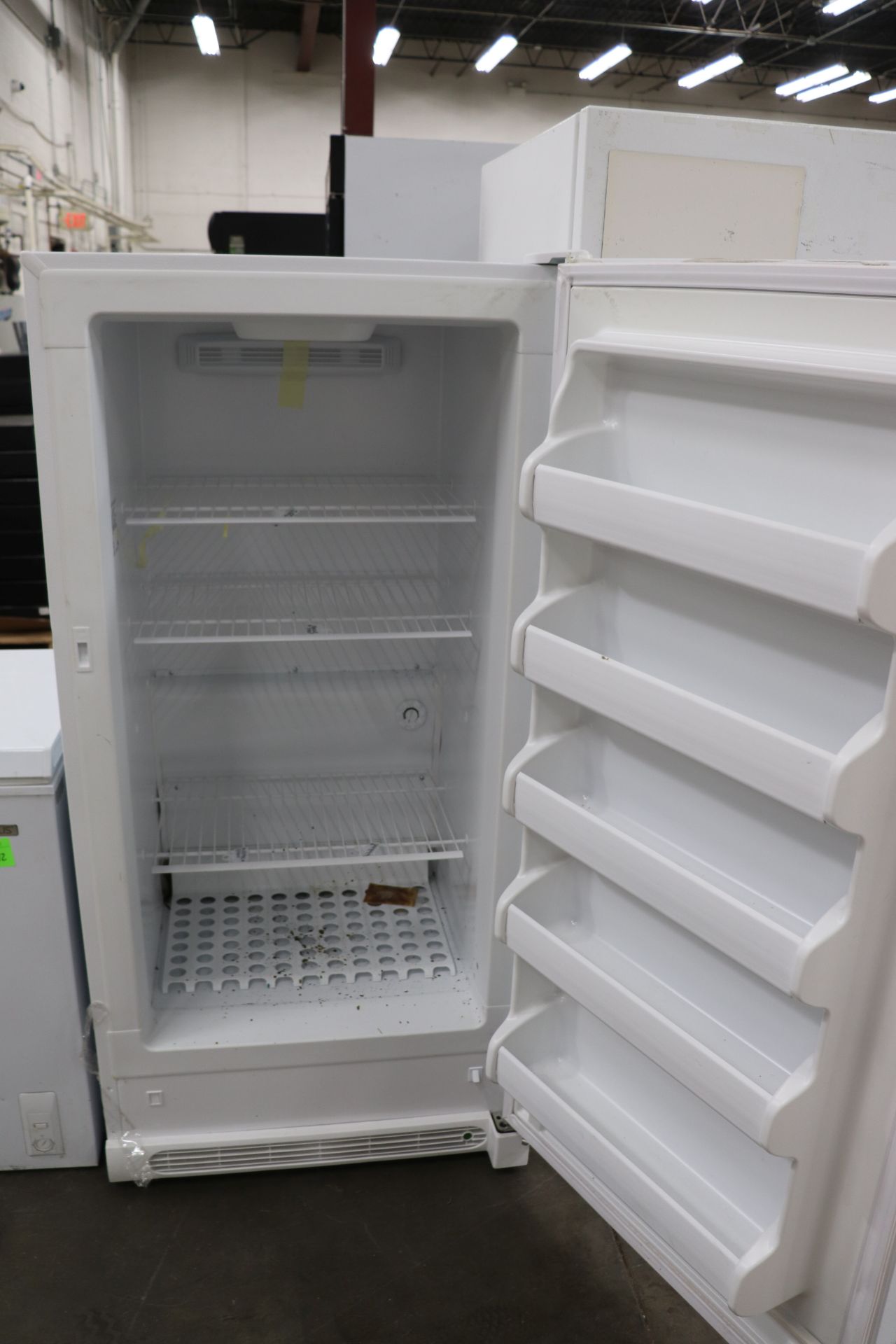 Frigidaire Refrigerator, Model FFFU14F2QWJ, Serial WB71359738 - Image 5 of 5