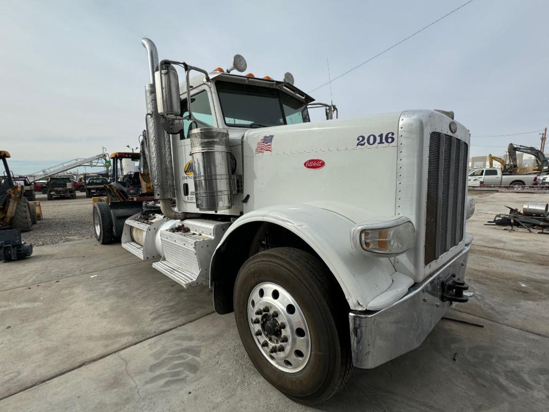 2015 Peterbilt 389 6X4 T/A Day Cab Truck Tractor - Image 4 of 22