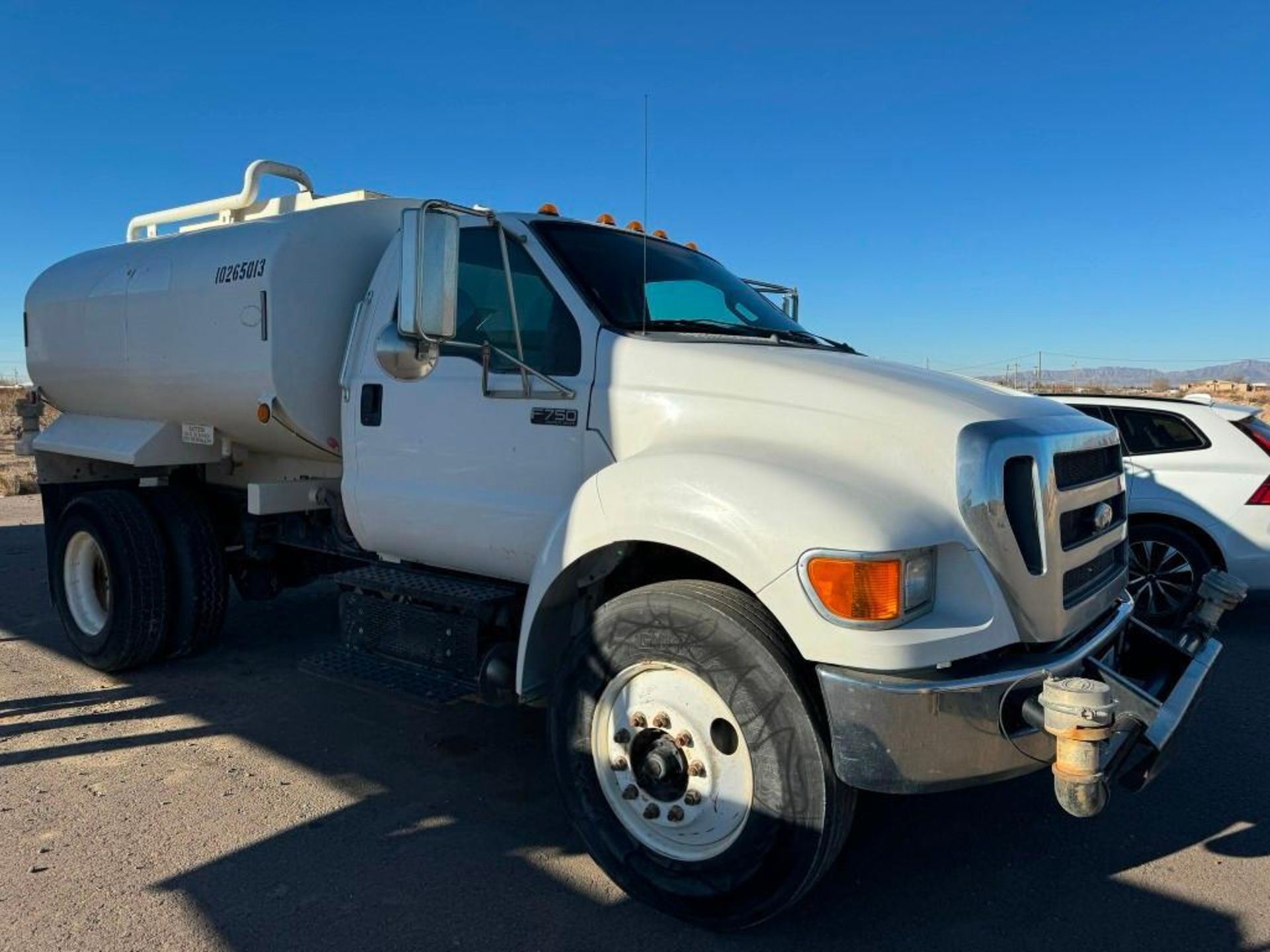 2013 Ford F750 4X2 2000-Gallon Water Truck - Image 4 of 13