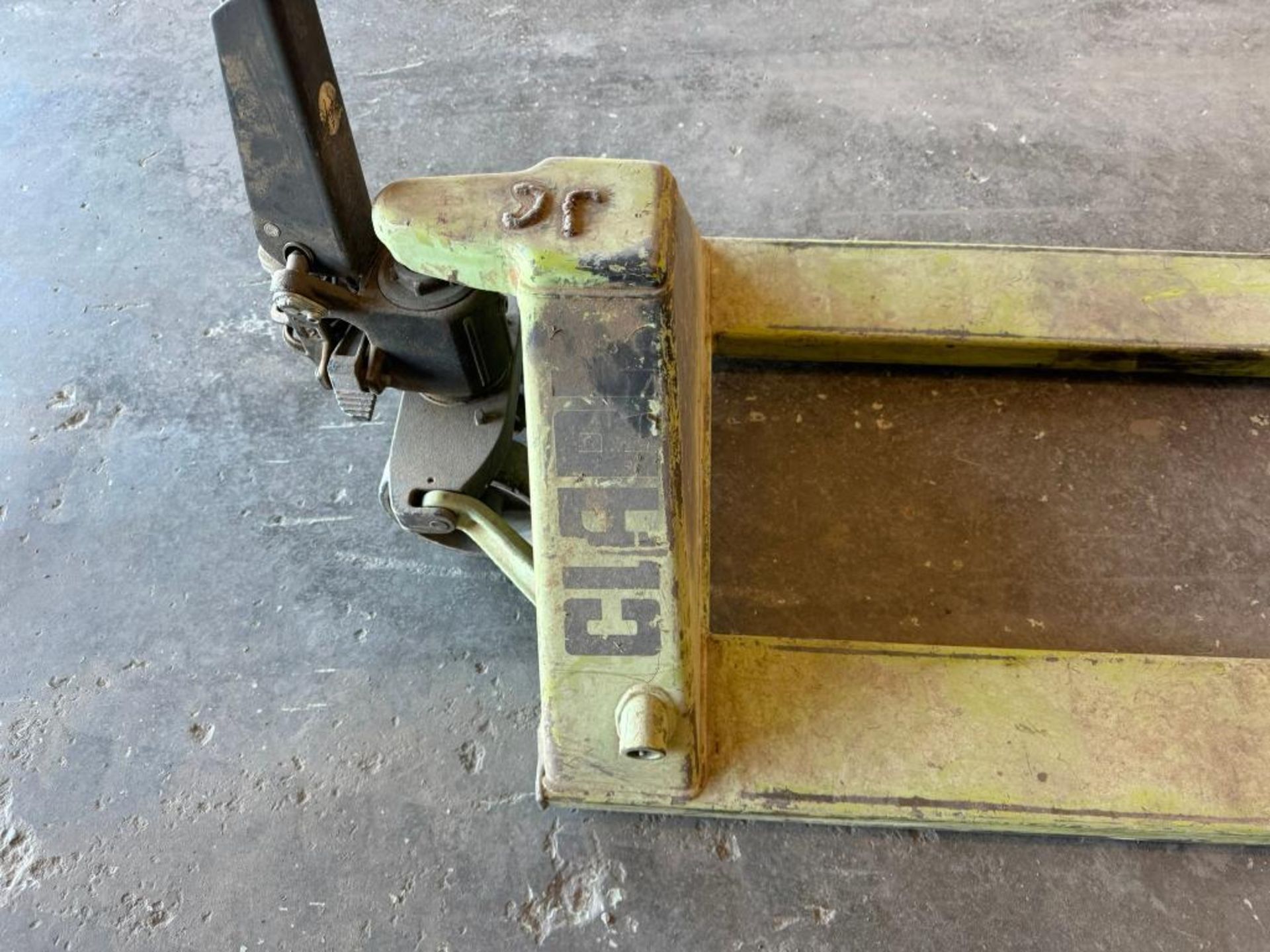 Clark CJ55 Pallet Jack, 5,500-Lb. Capacity - Image 2 of 5