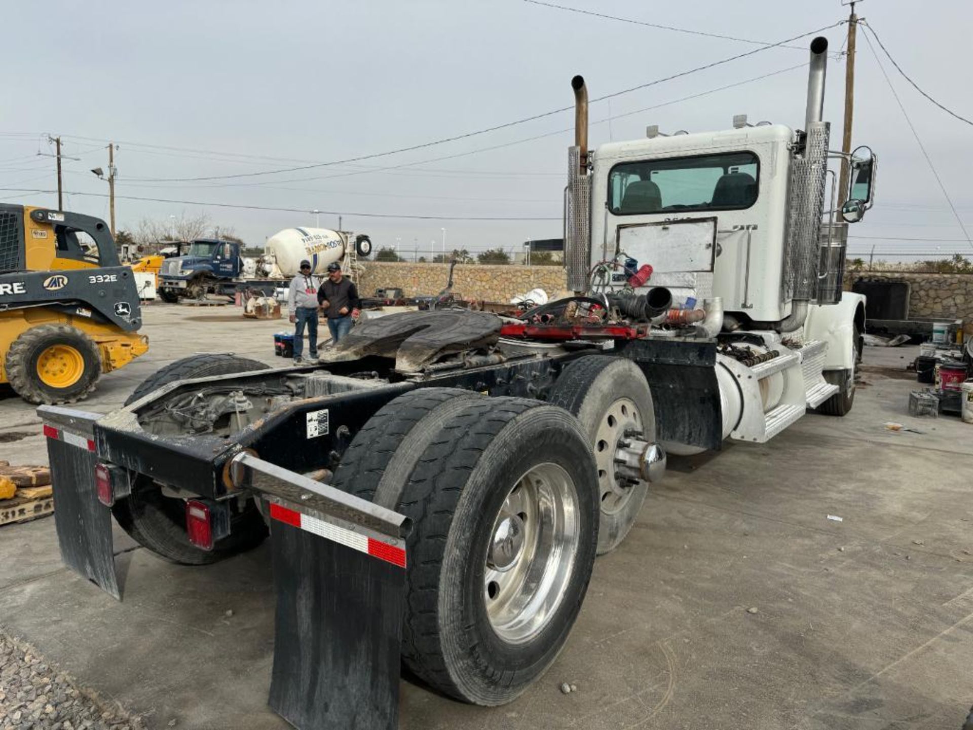 2015 Peterbilt 389 6X4 T/A Day Cab Truck Tractor - Image 3 of 22