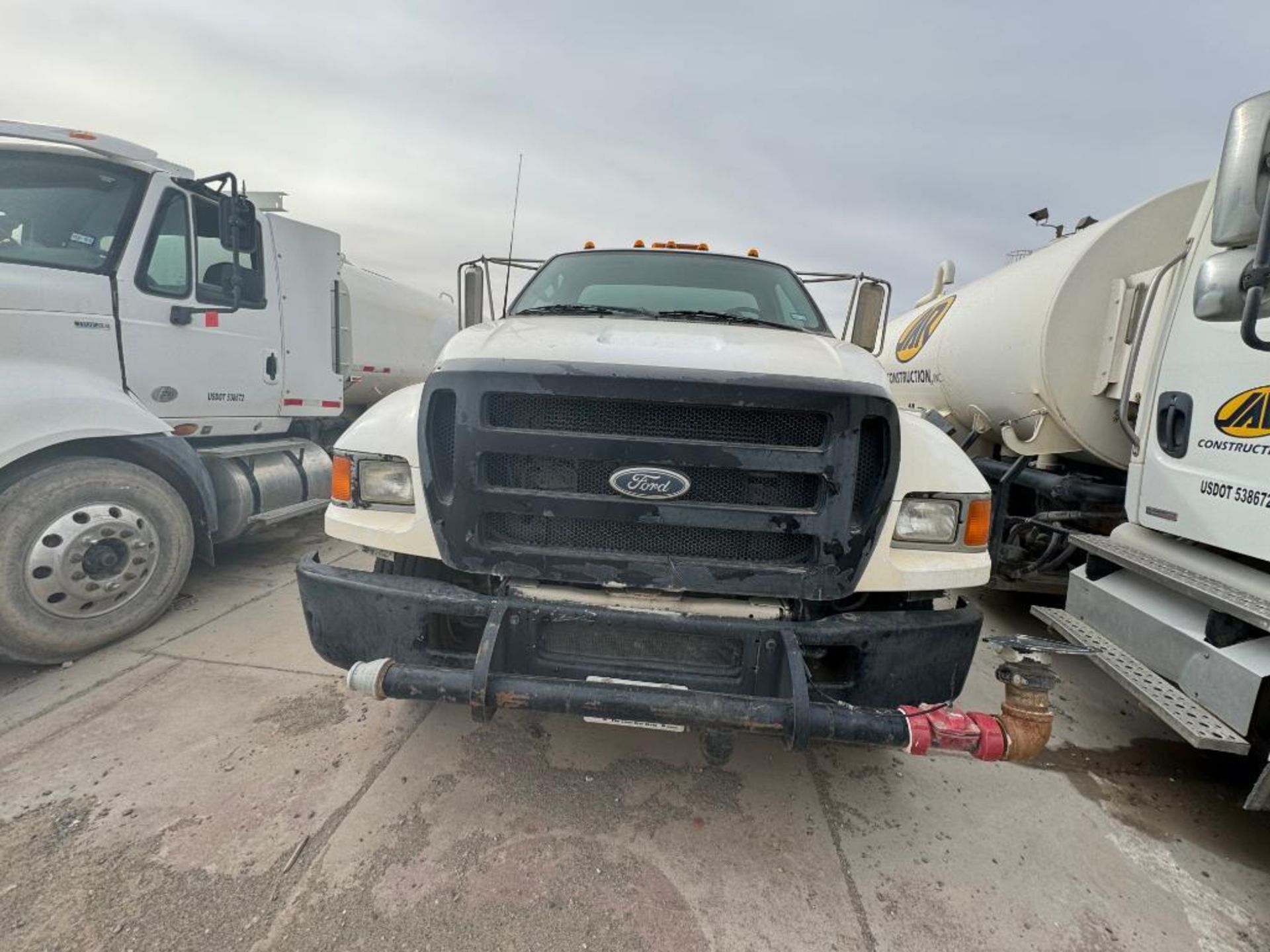 Ford F750 4X2 2000-Gallon Water Truck - Image 6 of 19