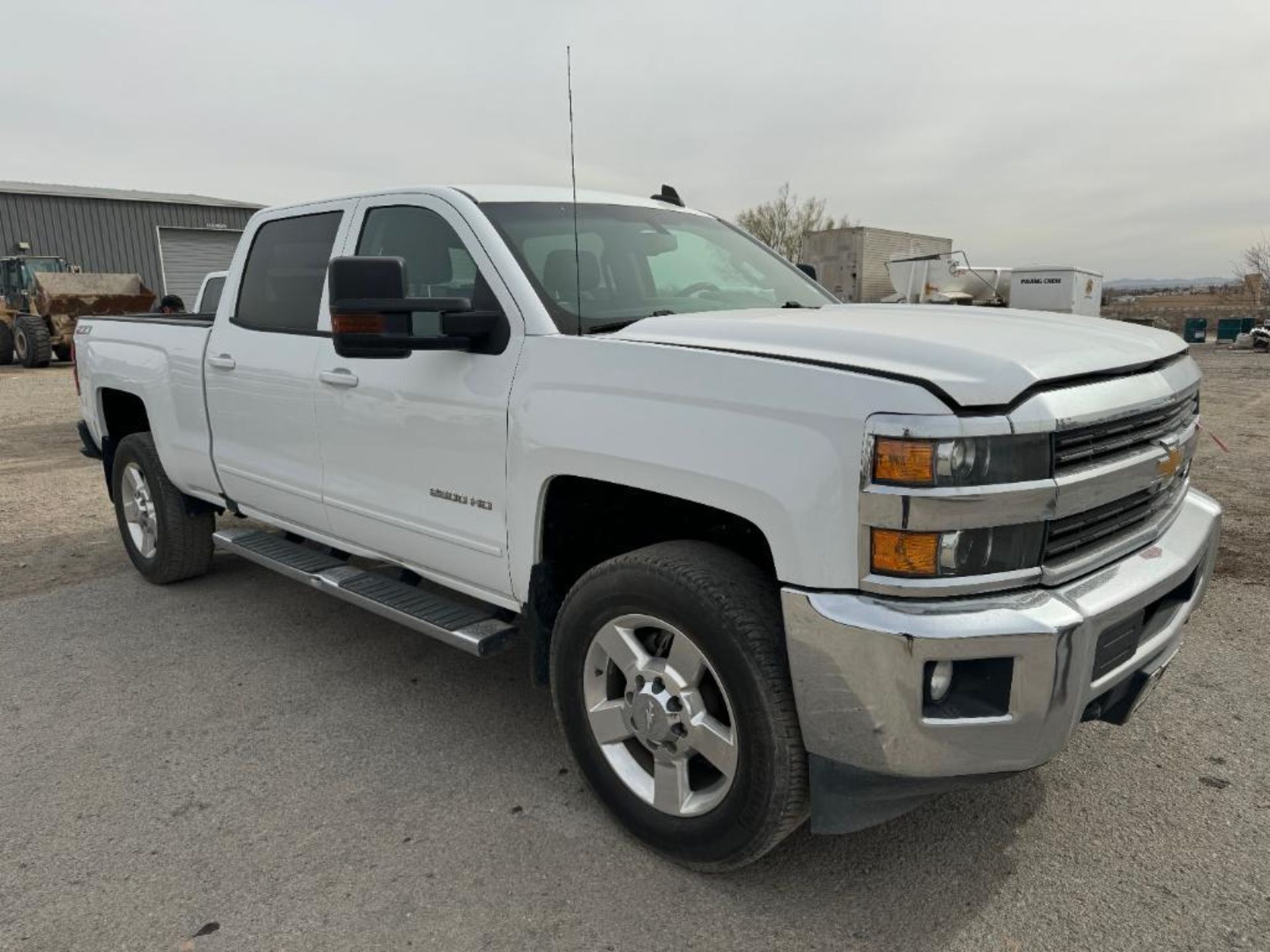 2017 Chevy 2500HD Z71 4X4 Crew Cab Truck - Image 5 of 20