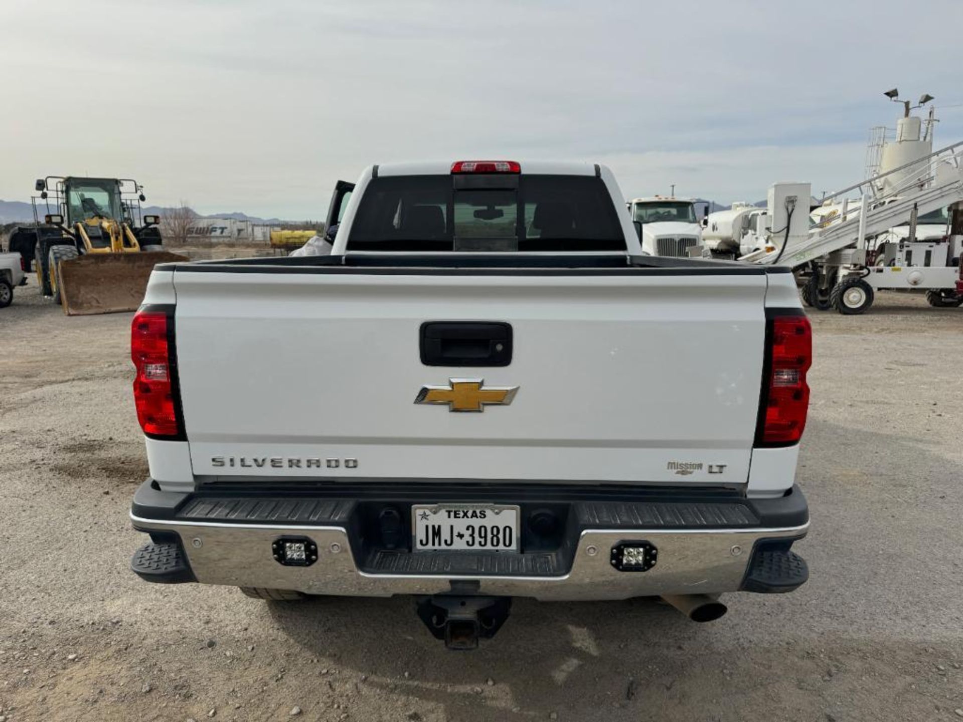 2017 Chevy 2500HD Z71 4X4 Crew Cab Truck - Image 3 of 20