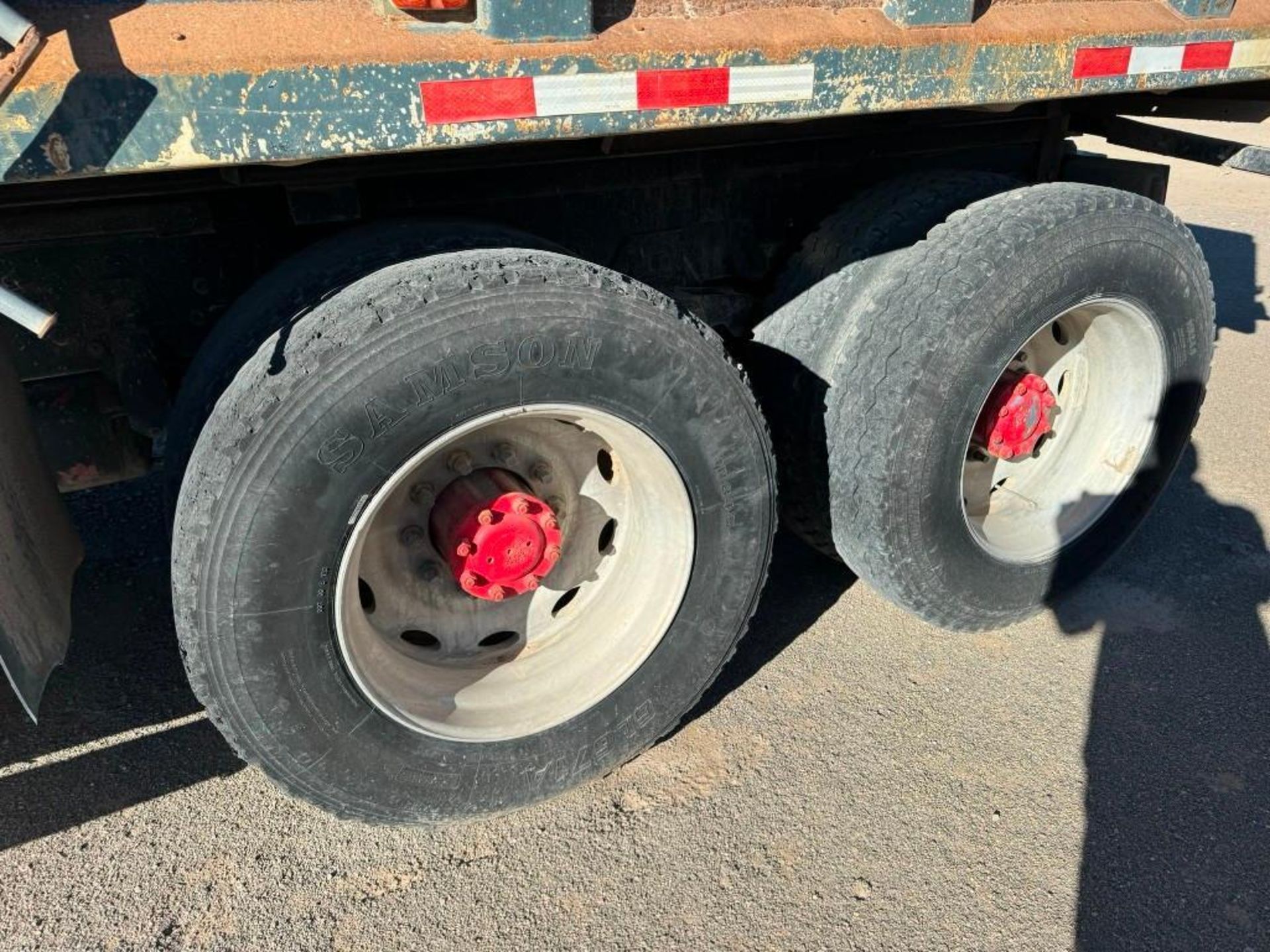 1987 Peterbilt 359 Dump Truck - Image 8 of 23