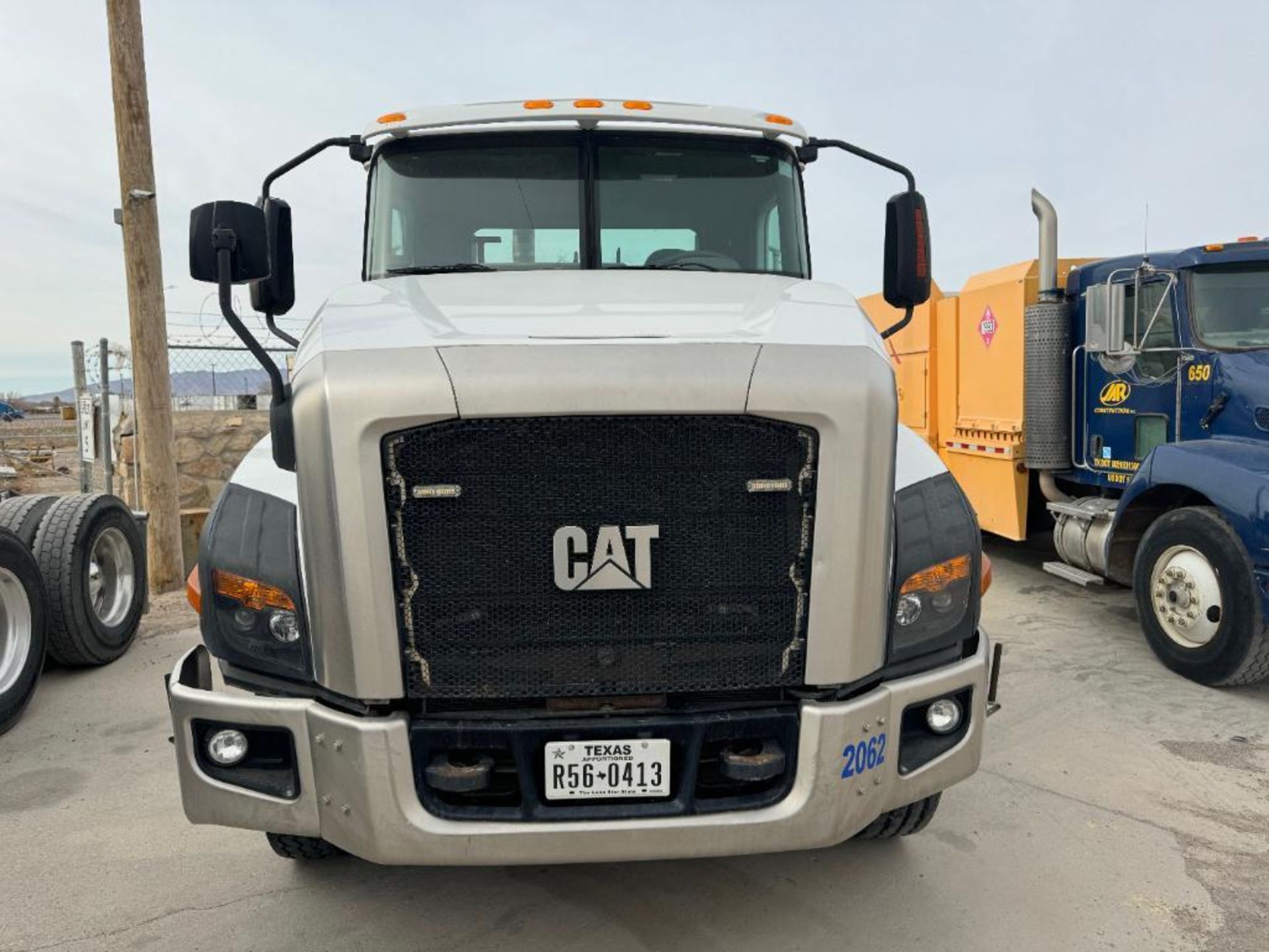 2015 CAT CT660S 6X4 T/A Day Cab Truck Tractor - Image 5 of 27