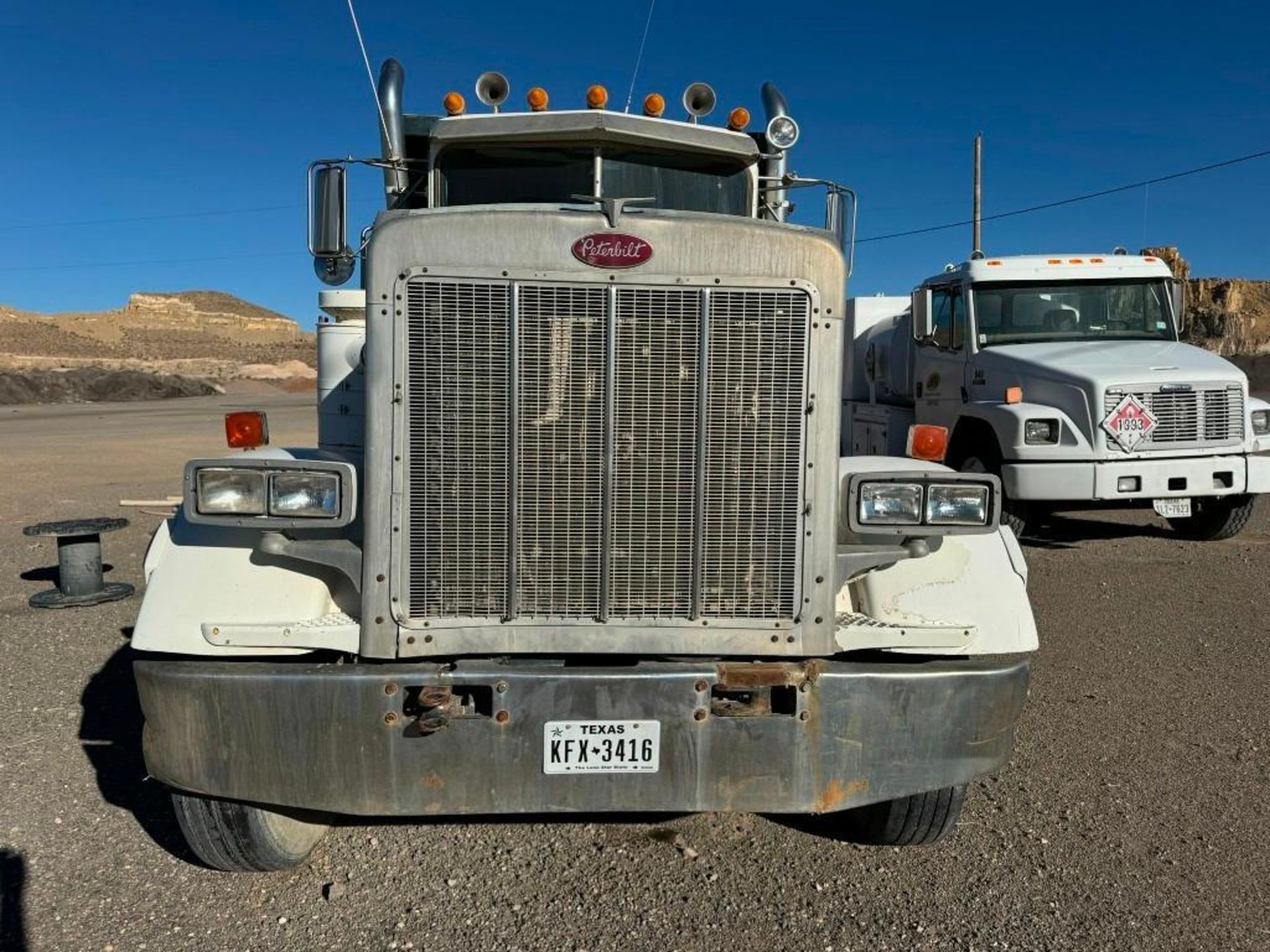 1987 Peterbilt 359 Dump Truck - Image 6 of 23
