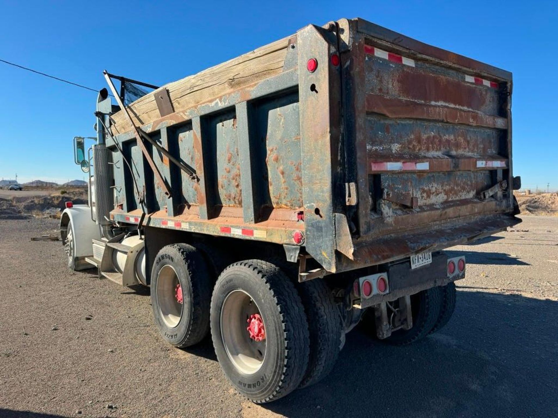 1987 Peterbilt 359 Dump Truck - Image 2 of 23