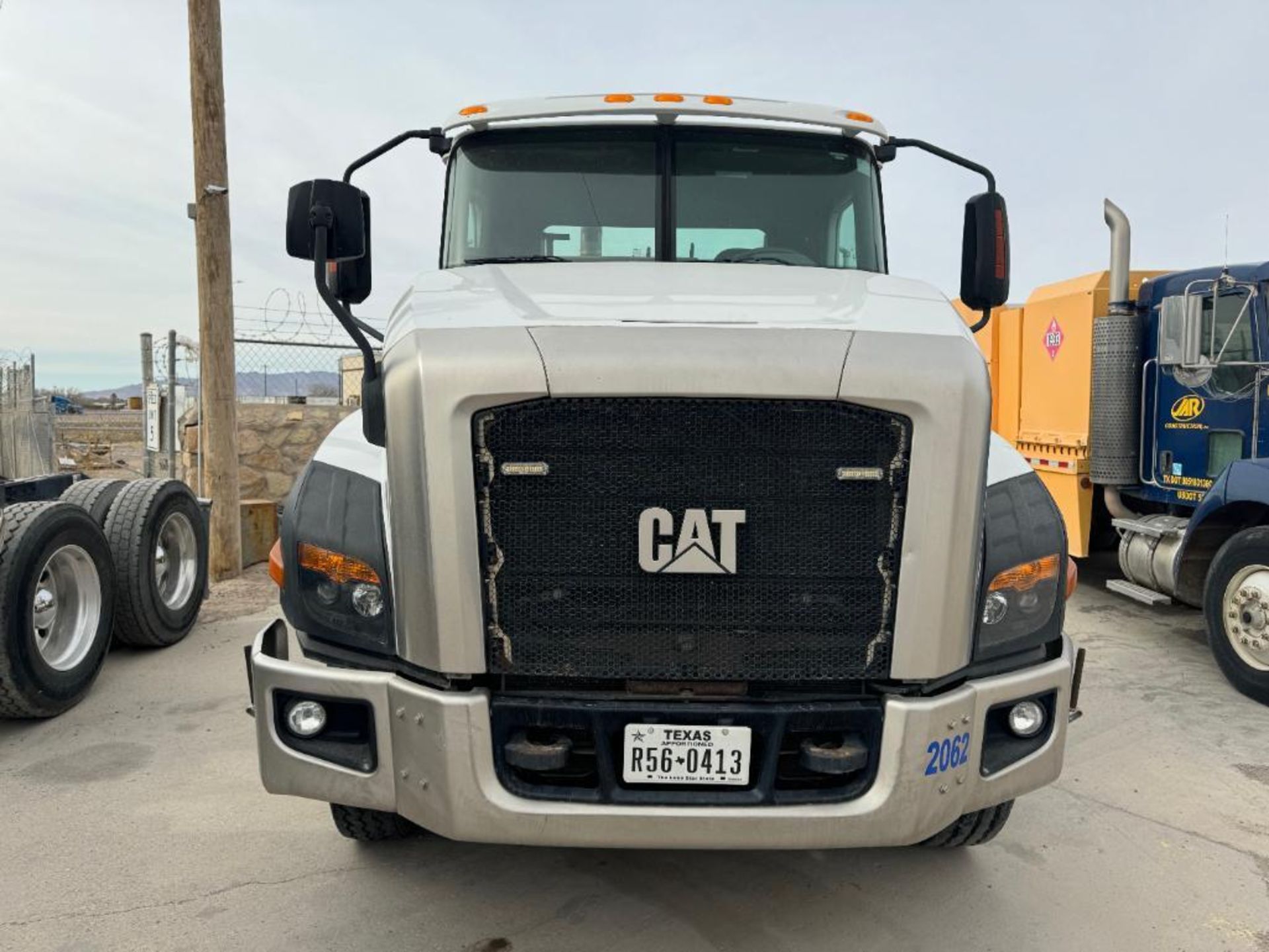 2015 CAT CT660S 6X4 T/A Day Cab Truck Tractor - Image 12 of 27